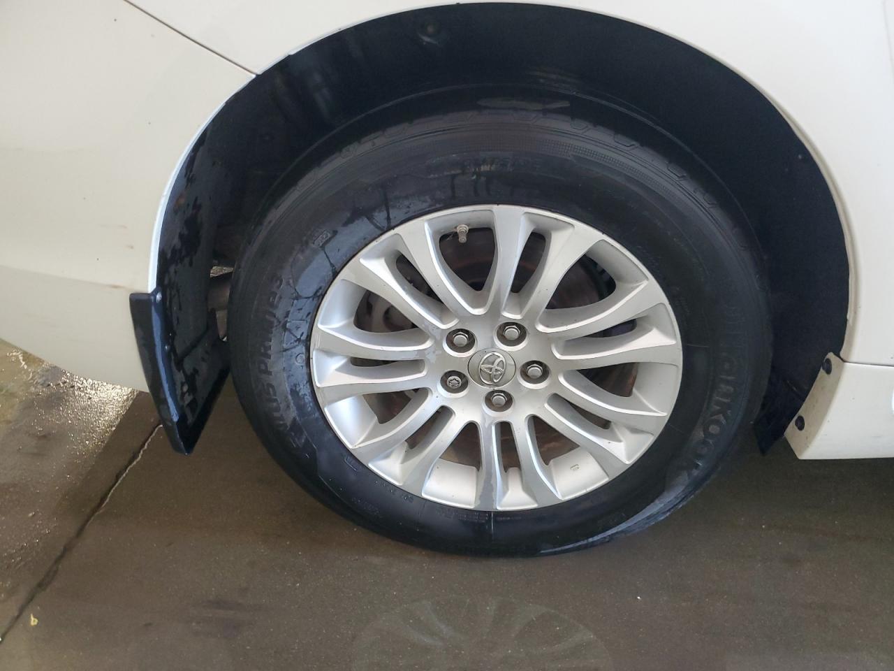 2015 Toyota Sienna Xle Premium 8-passenger White vin: 5TDYK3DCXFS651936 Damage: Right Rear Wheel, Curb Rash, 5 To 6 Inches