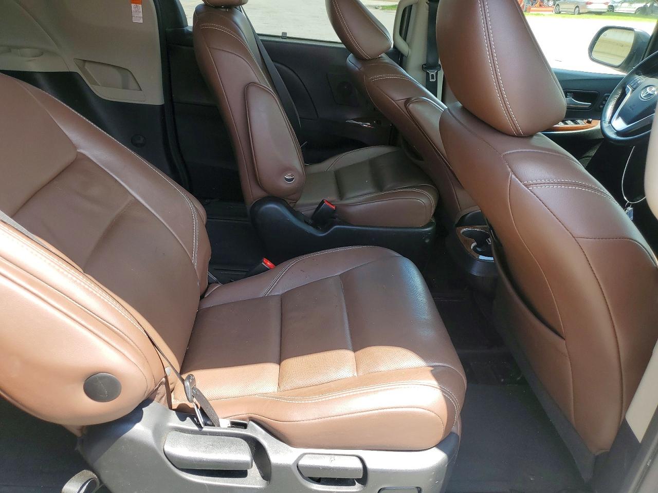 2015 Toyota Sienna Limited Premium 7-passenger Желто-коричневый vin: 5TDYK3DCXFS653217