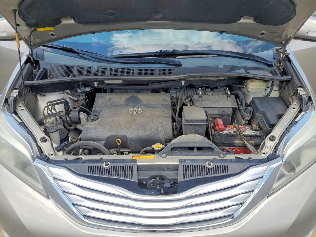 2015 Toyota Sienna Limited Premium 7-passenger Желто-коричневый vin: 5TDYK3DCXFS653217