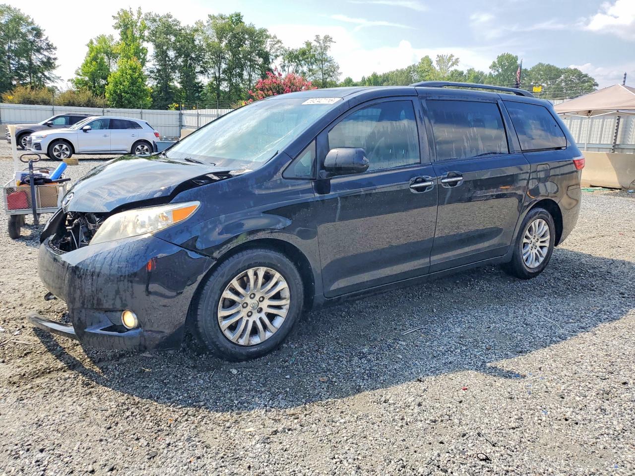 2015 Toyota Sienna Xle 8-passenger Черный vin: 5TDYK3DCXFS668526
