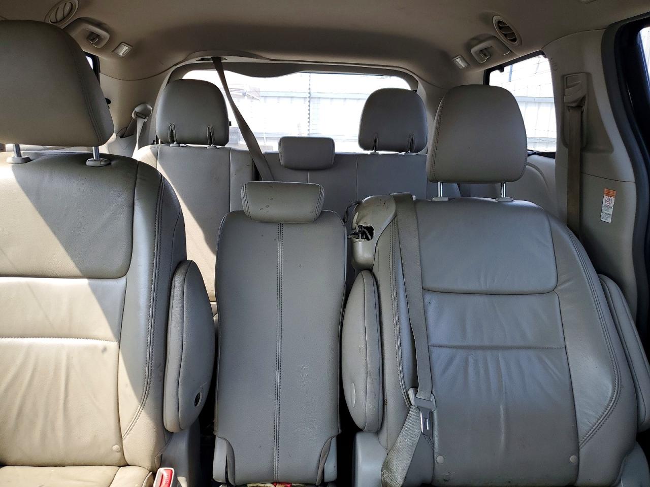 2015 Toyota Sienna Xle 8-passenger Черный vin: 5TDYK3DCXFS668526