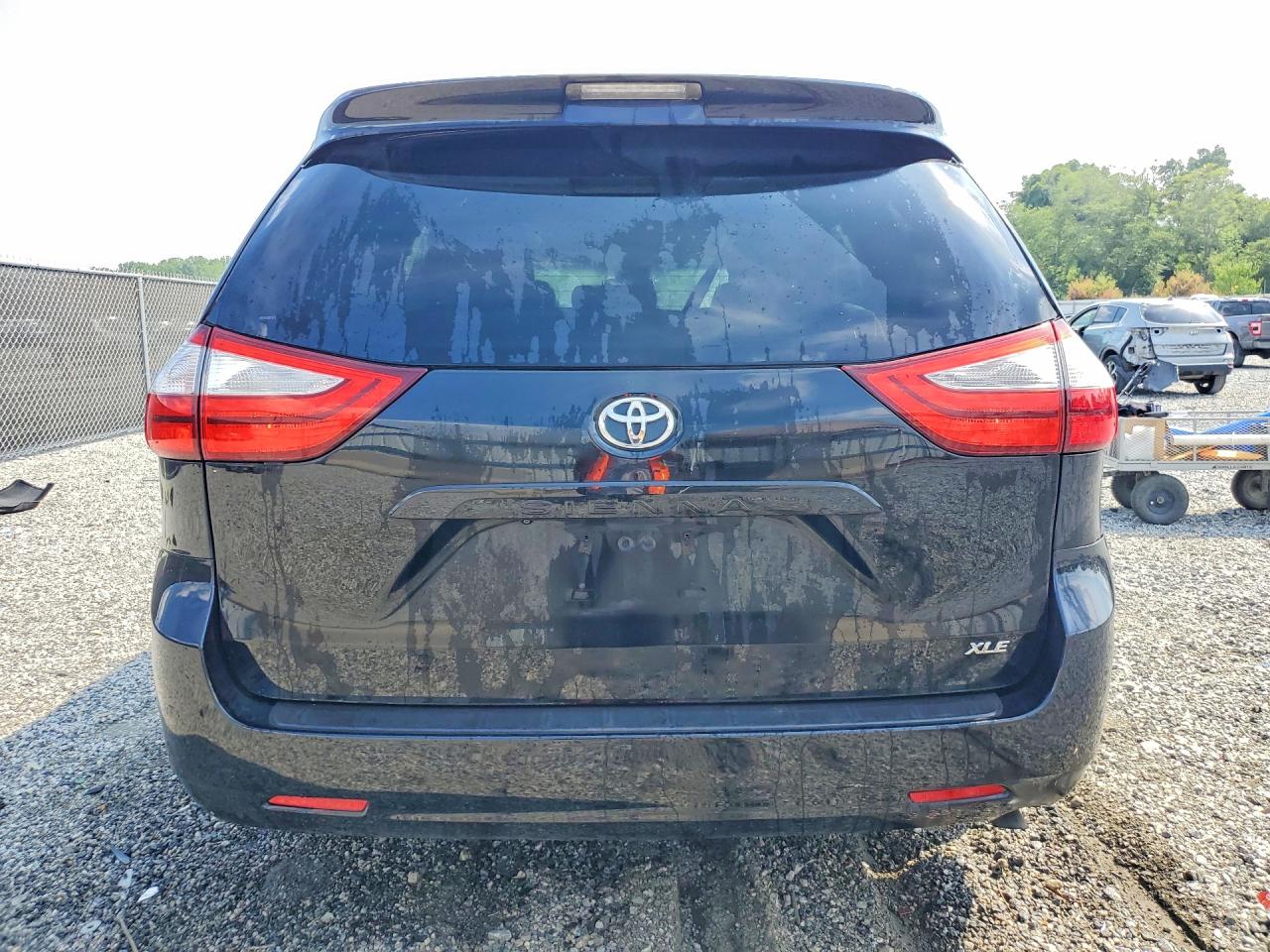 2015 Toyota Sienna Xle 8-passenger Черный vin: 5TDYK3DCXFS668526