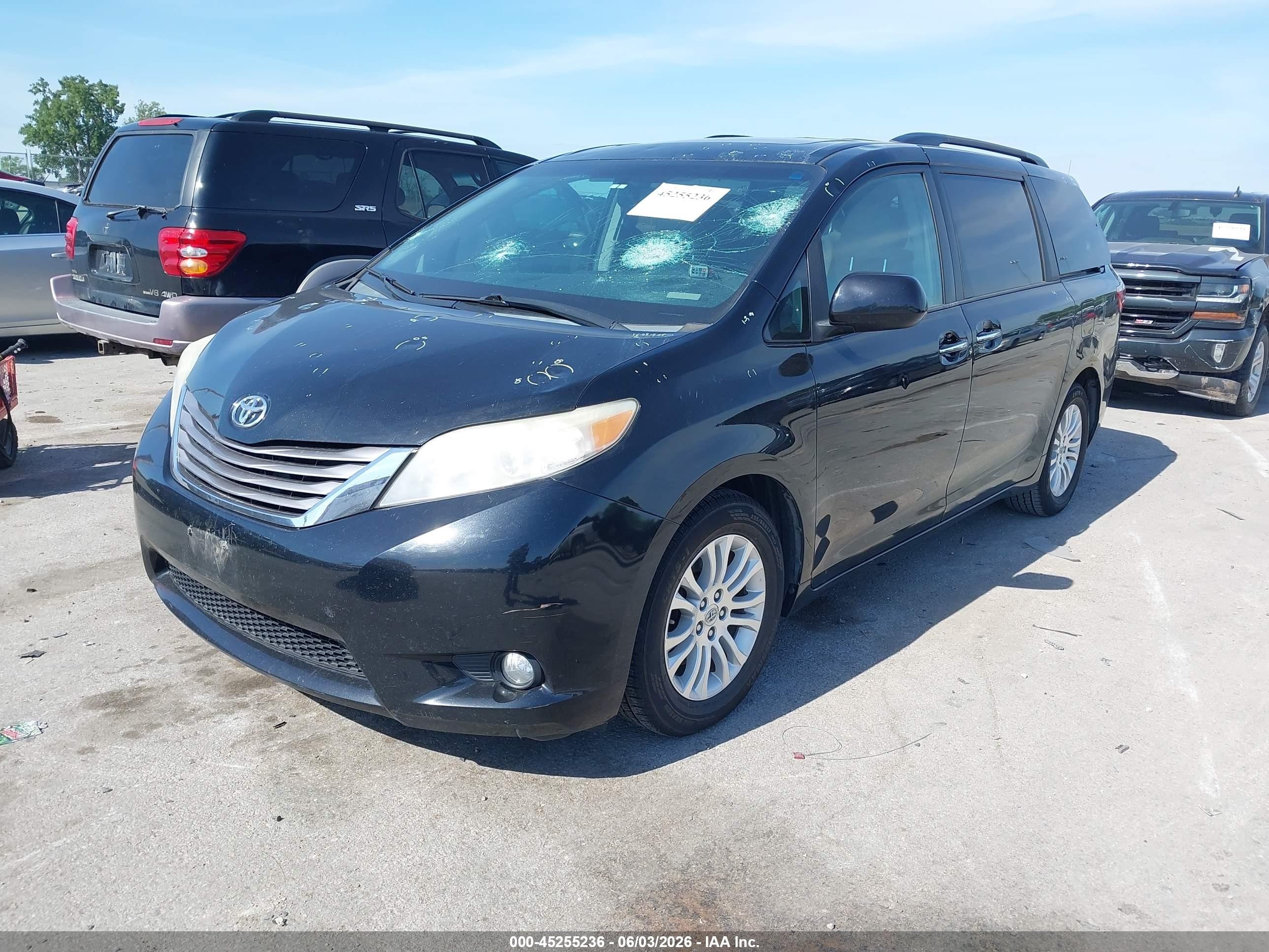 2015 Toyota Sienna Xle 8 Passenger Black vin: 5TDYK3DCXFS669370