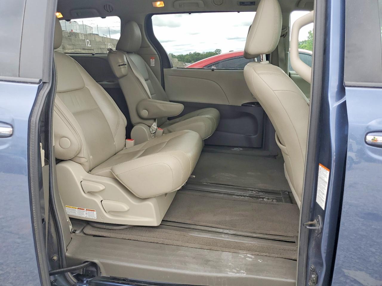 2015 Toyota Sienna Xle 8-passenger Синий vin: 5TDYK3DCXFS671748