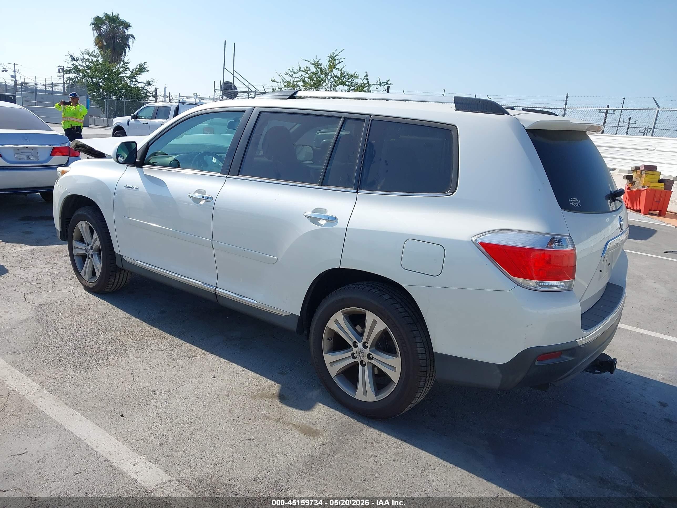 2011 Toyota Highlander Limited V6 White vin: 5TDYK3EH0BS040527