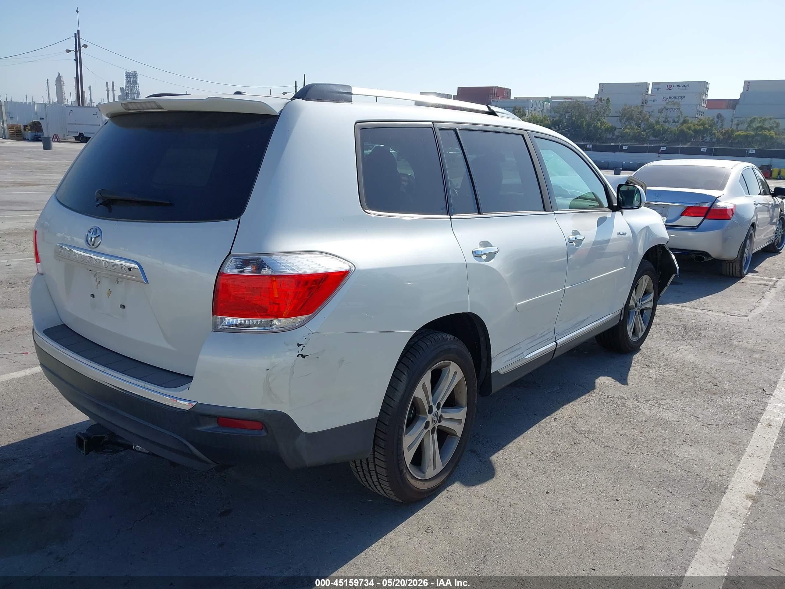 2011 Toyota Highlander Limited V6 White vin: 5TDYK3EH0BS040527