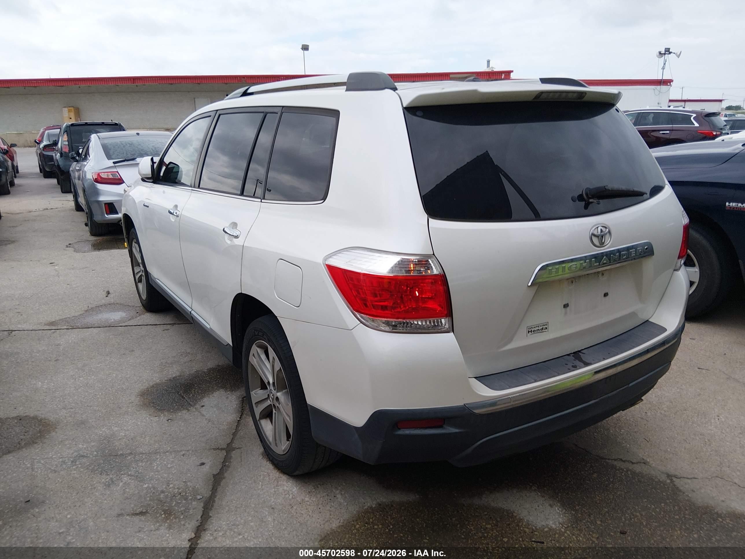 2011 Toyota Highlander Limited V6 White vin: 5TDYK3EH0BS046943
