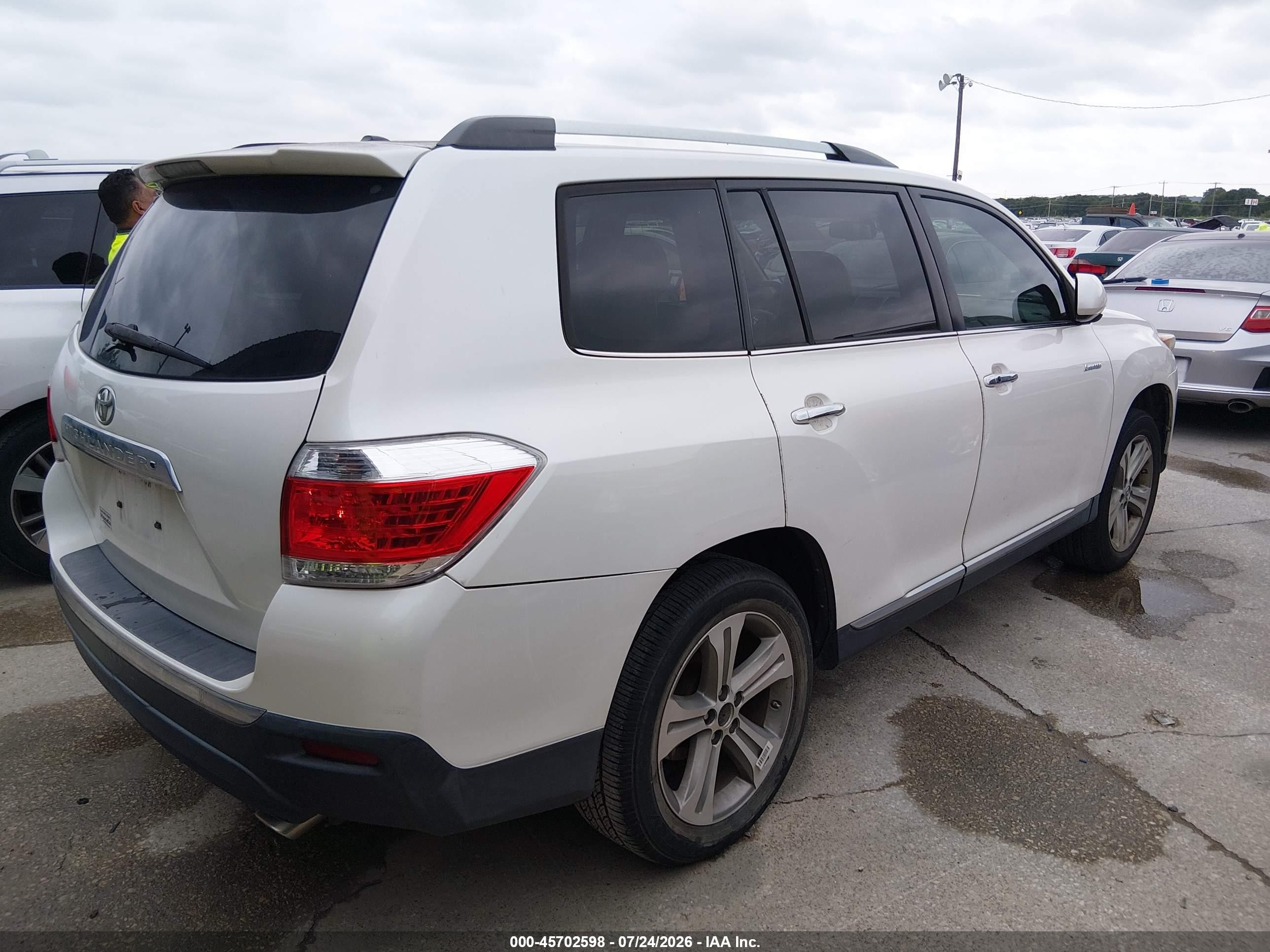 2011 Toyota Highlander Limited V6 White vin: 5TDYK3EH0BS046943