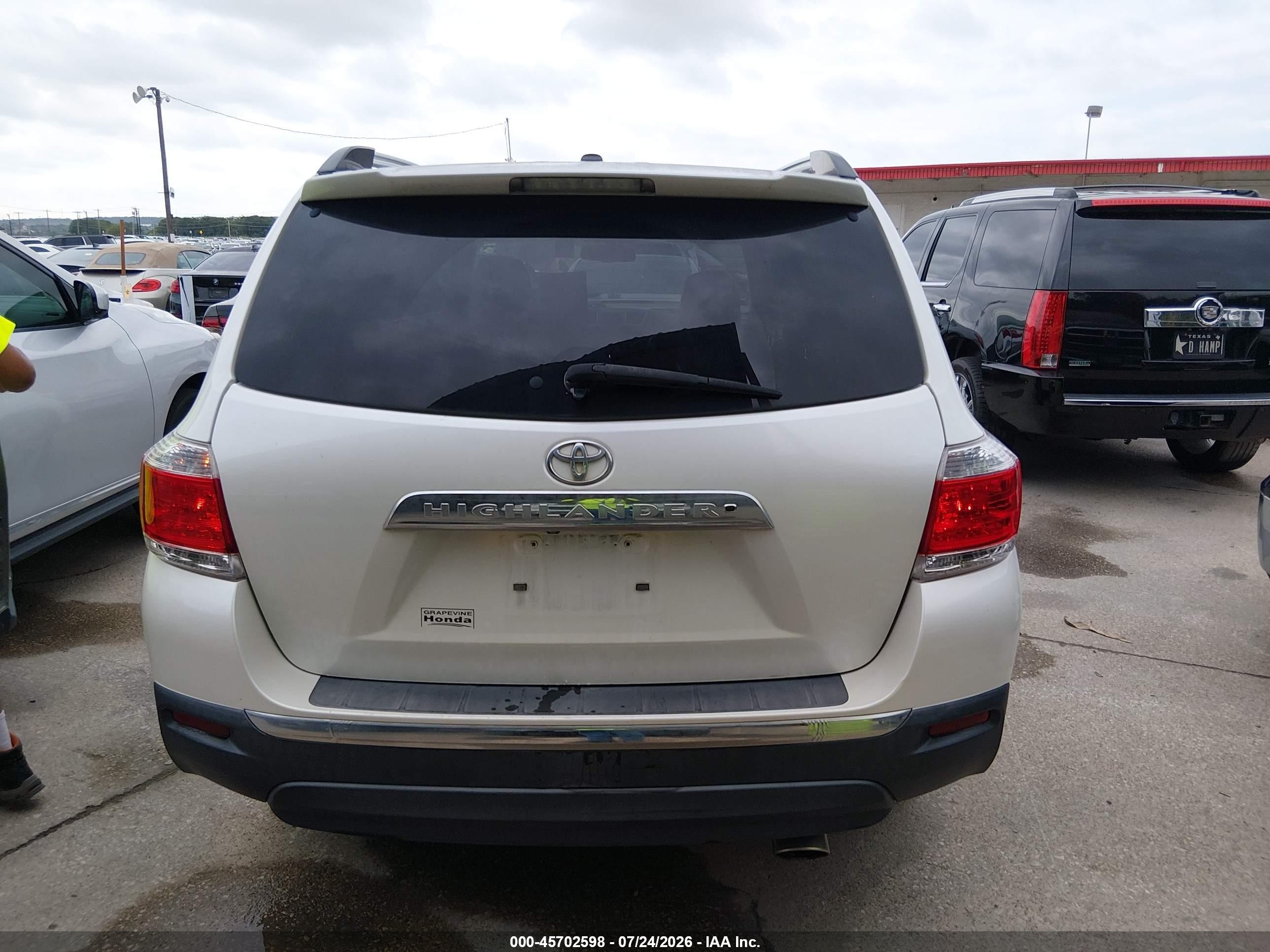 2011 Toyota Highlander Limited V6 White vin: 5TDYK3EH0BS046943