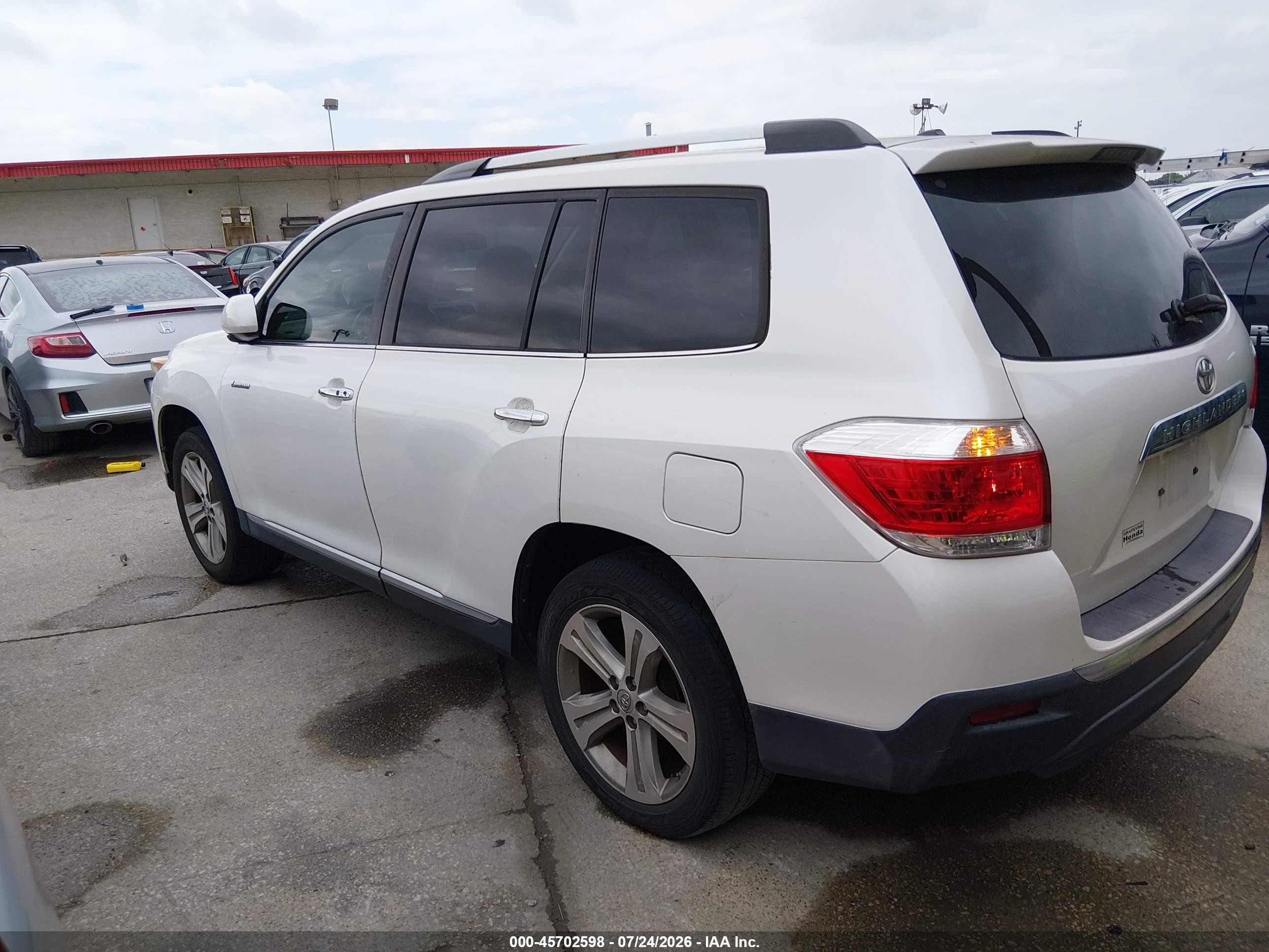2011 Toyota Highlander Limited V6 White vin: 5TDYK3EH0BS046943
