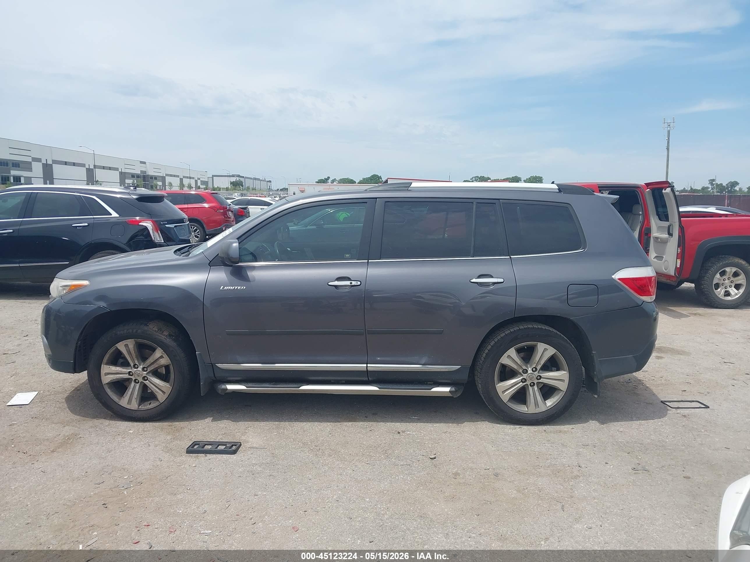 2012 Toyota Highlander Limited V6 Silver vin: 5TDYK3EH0CS079894