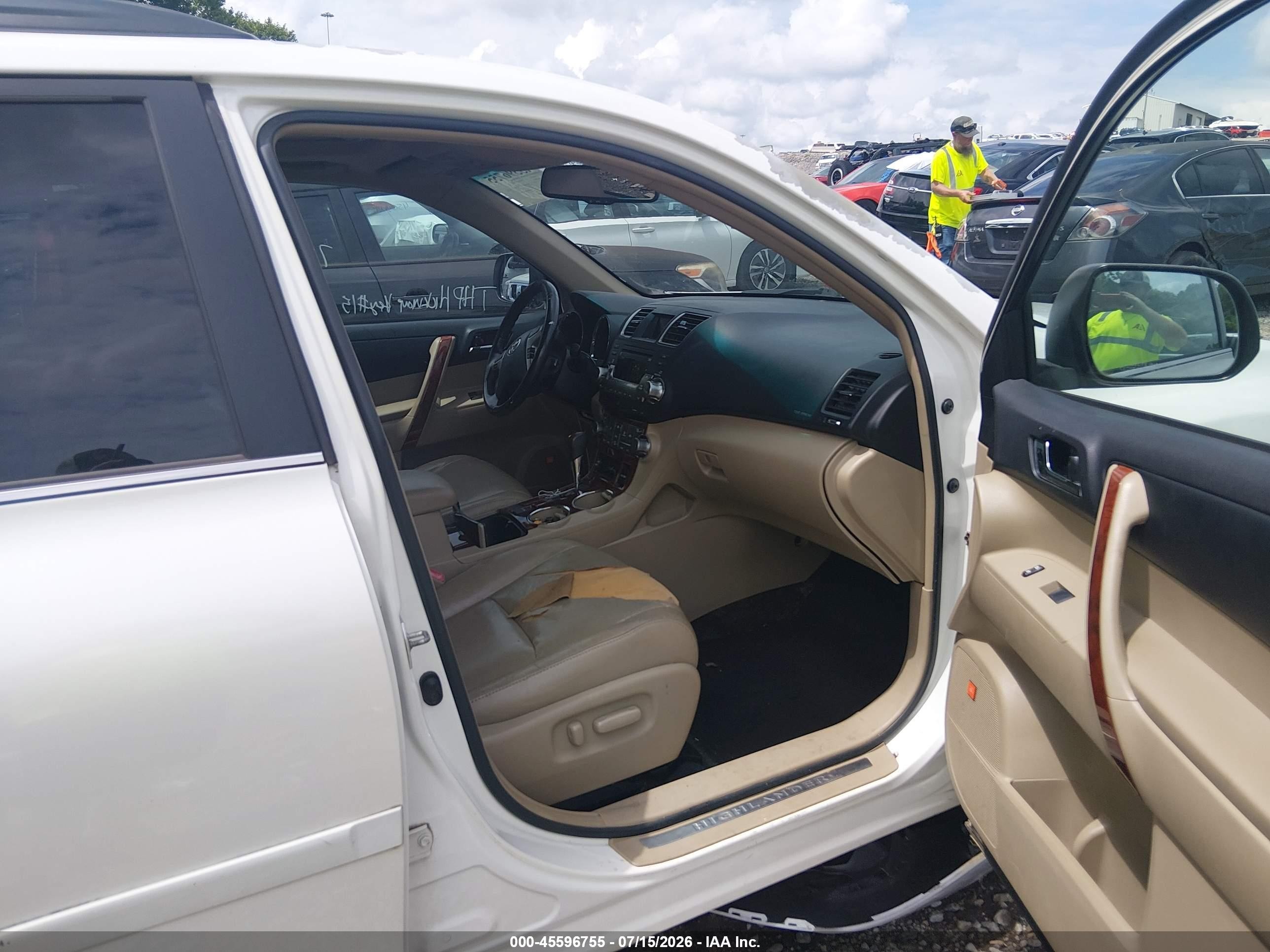2012 Toyota Highlander Limited V6 White vin: 5TDYK3EH1CS083808
