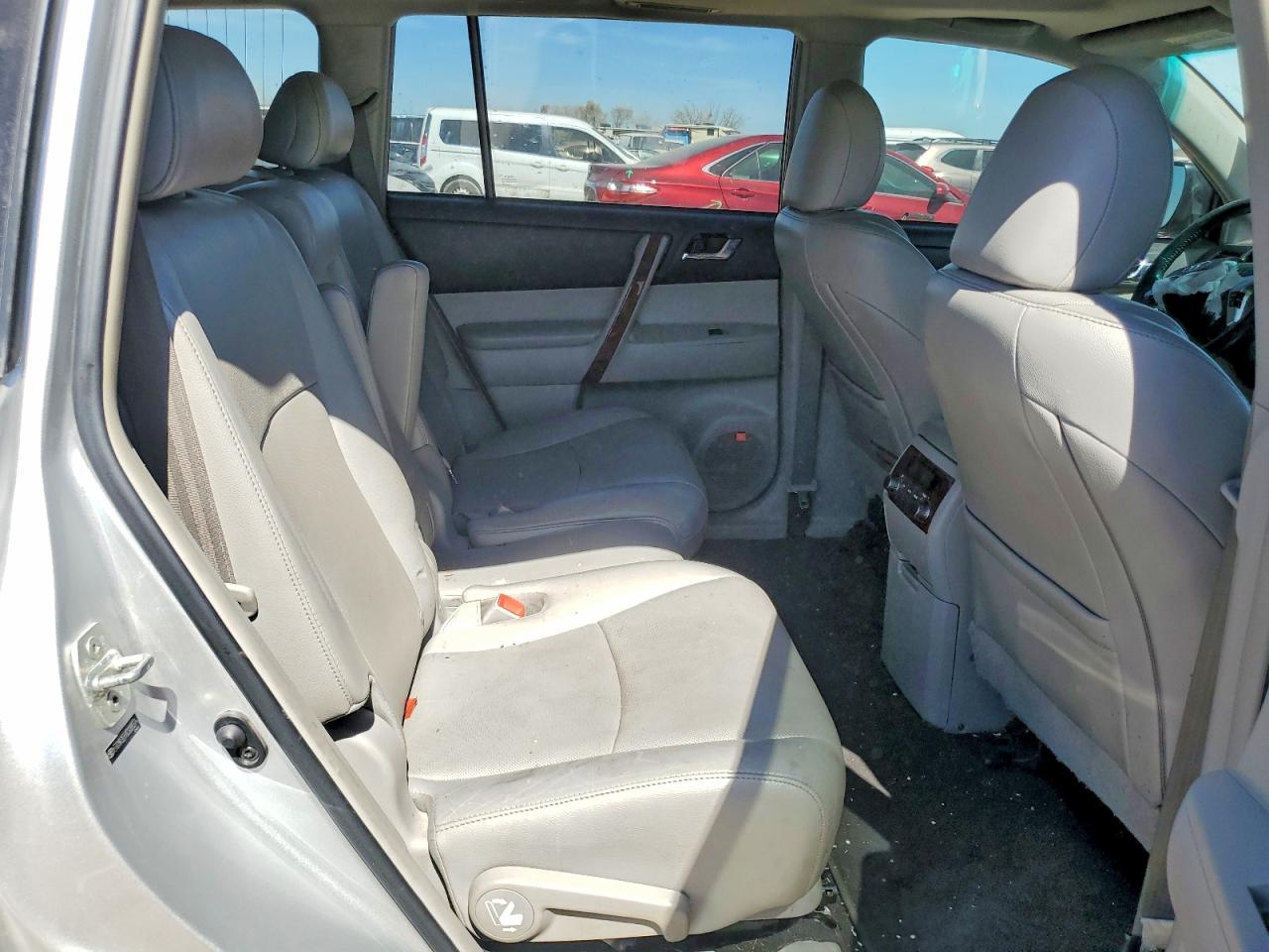 2012 Toyota Highlander Limited Silver vin: 5TDYK3EH1CS085574