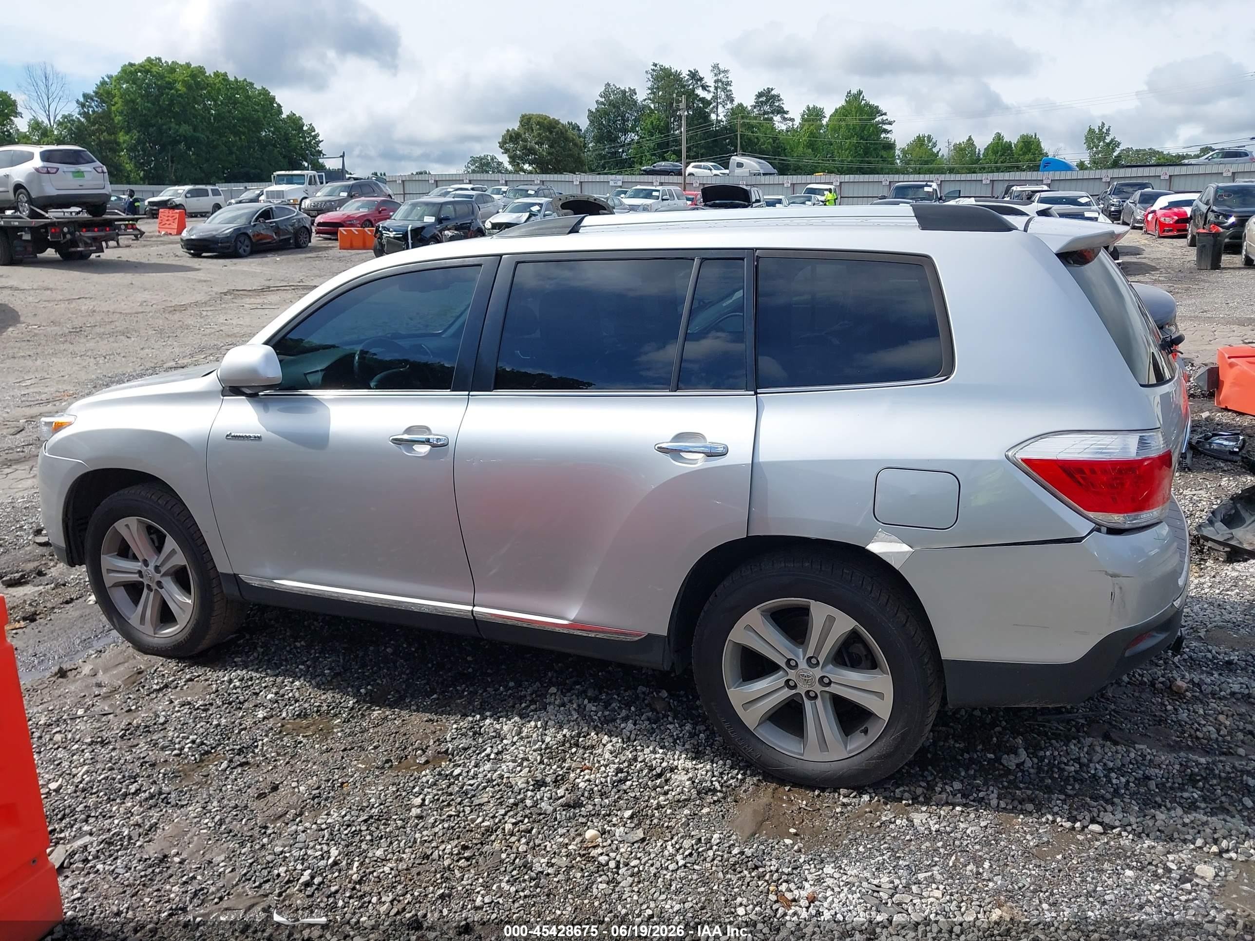 2013 Toyota Highlander Limited V6 Silver vin: 5TDYK3EH2DS110581