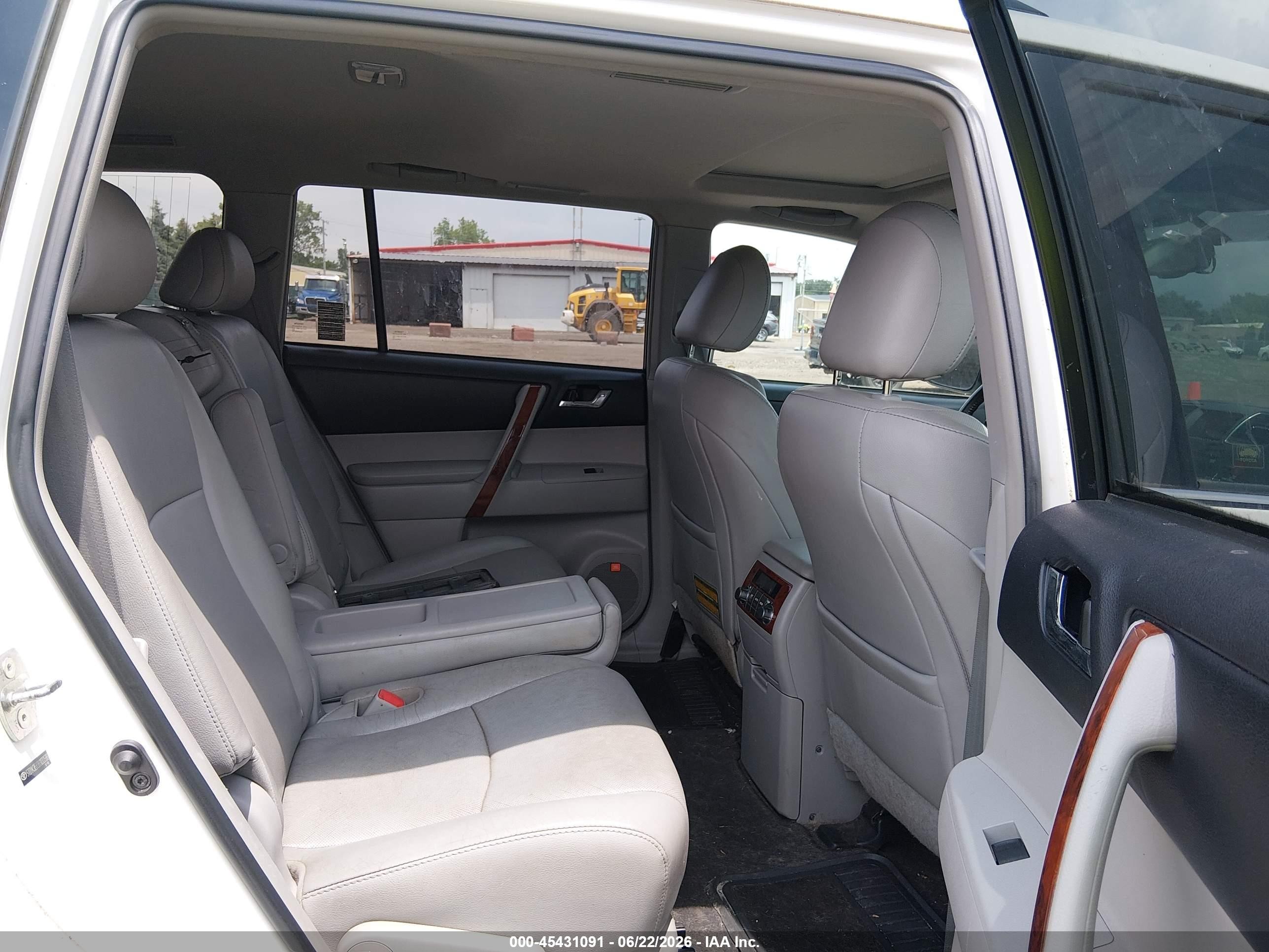 2011 Toyota Highlander Limited V6 White vin: 5TDYK3EH3BS033586
