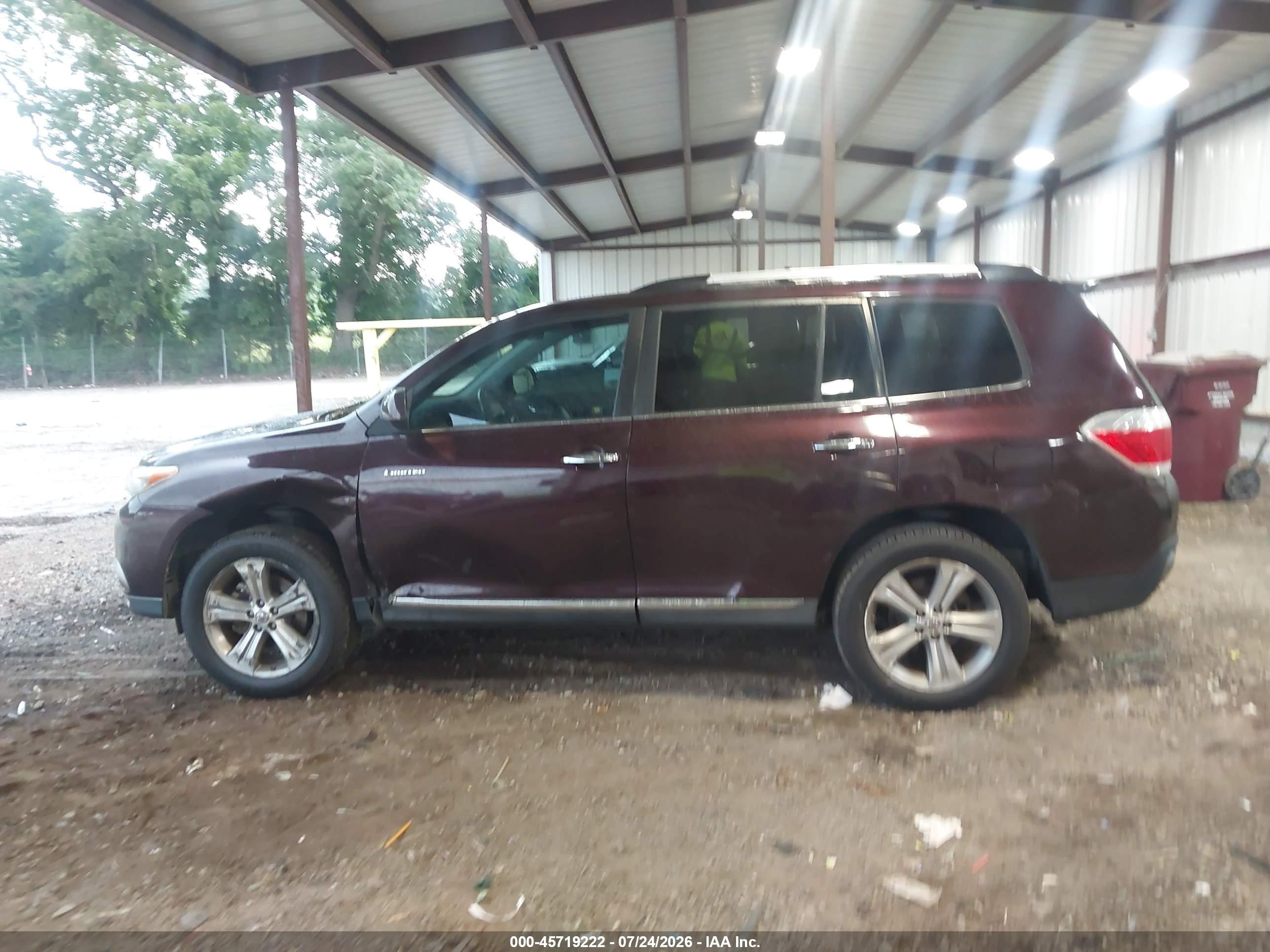 2011 Toyota Highlander Limited V6 Burgundy vin: 5TDYK3EH3BS045950