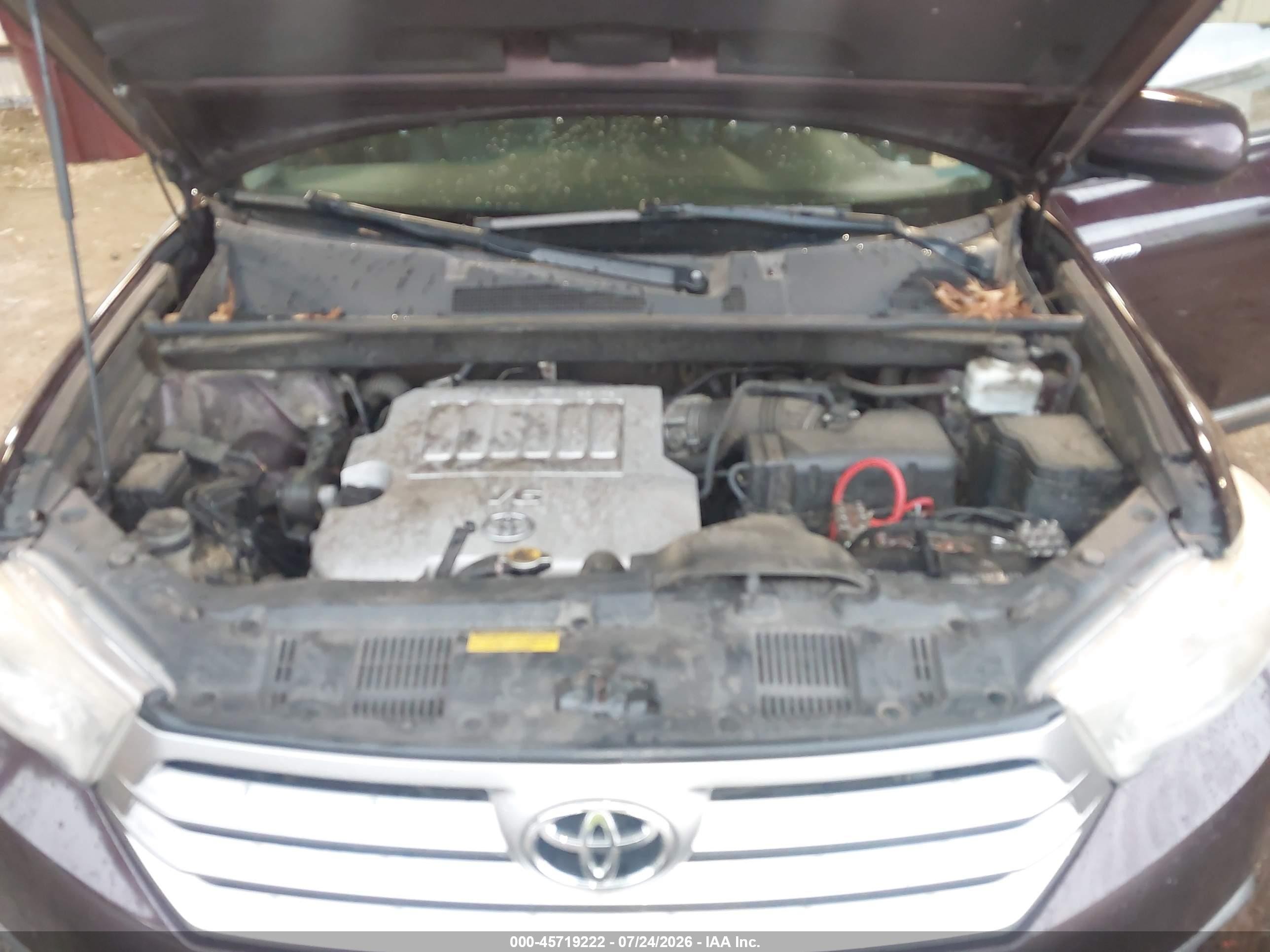 2011 Toyota Highlander Limited V6 Burgundy vin: 5TDYK3EH3BS045950