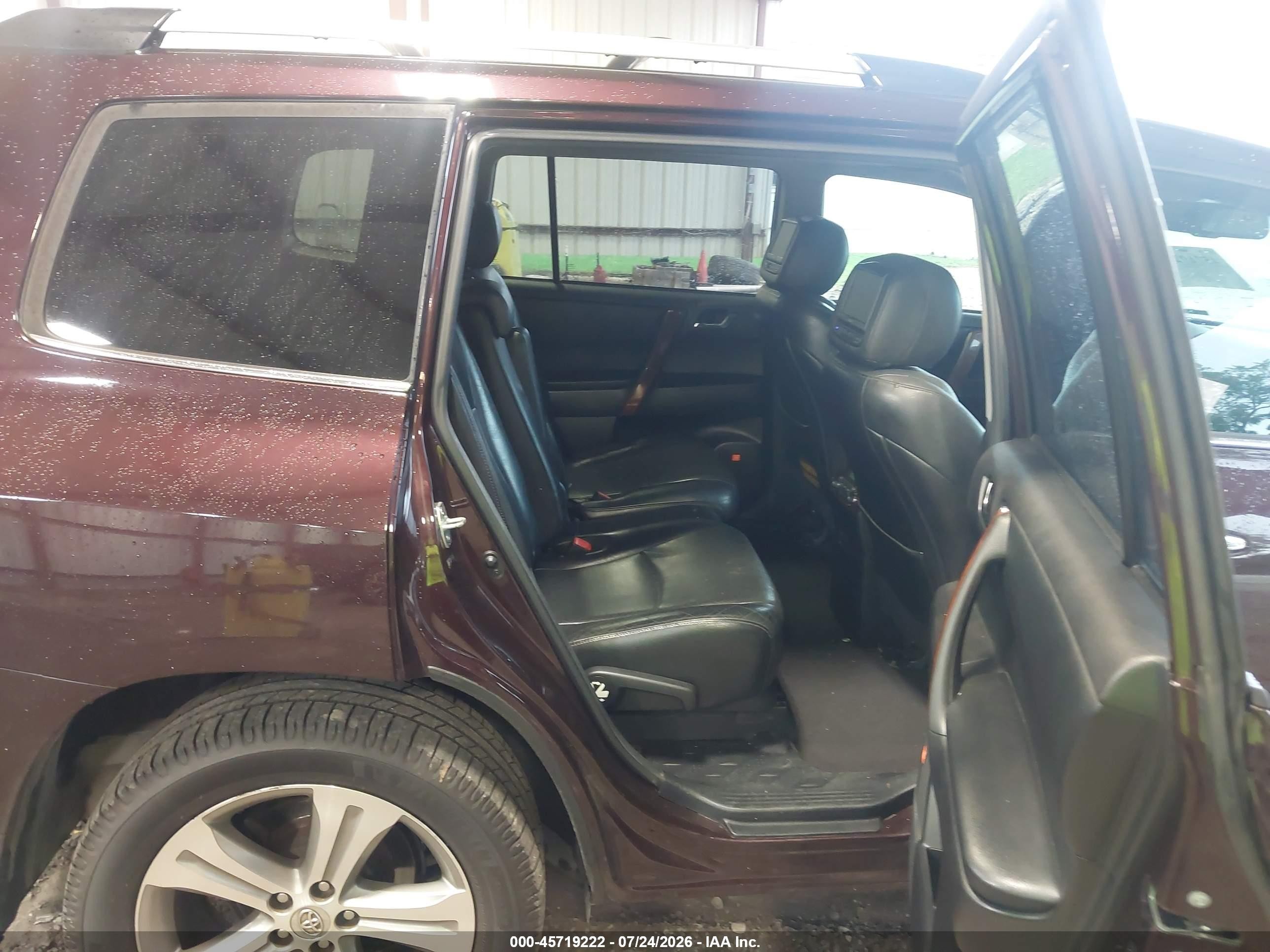 2011 Toyota Highlander Limited V6 Burgundy vin: 5TDYK3EH3BS045950
