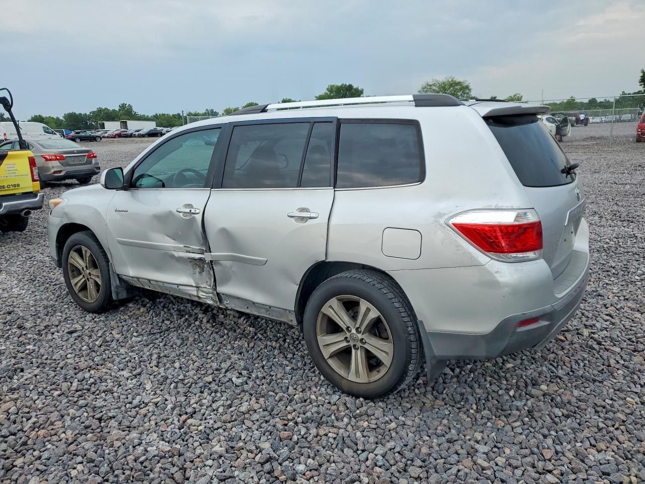 2011 Toyota Highlander Limited Silver vin: 5TDYK3EH3BS046953