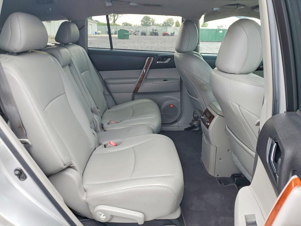 2011 Toyota Highlander Limited Silver vin: 5TDYK3EH3BS046953