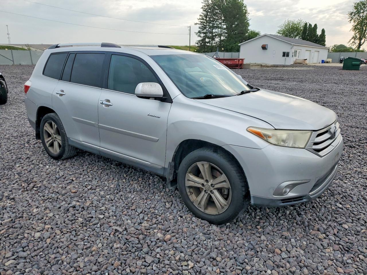 2011 Toyota Highlander Limited Silver vin: 5TDYK3EH3BS046953