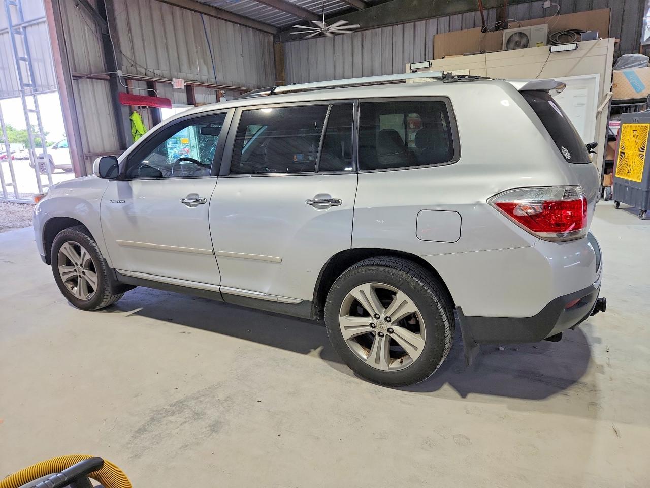 2012 Toyota Highlander Limited Silver vin: 5TDYK3EH3CS072227