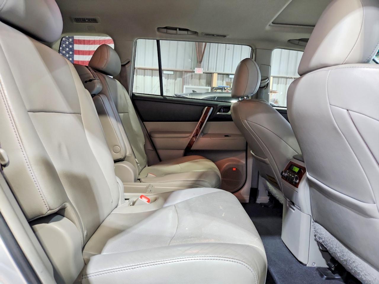 2012 Toyota Highlander Limited Silver vin: 5TDYK3EH3CS072227