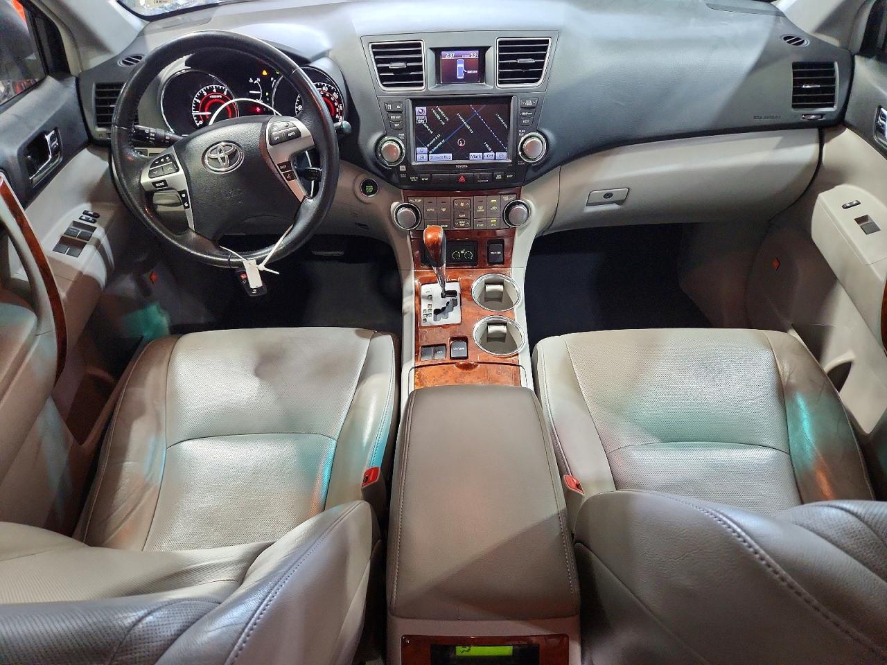 2012 Toyota Highlander Limited Silver vin: 5TDYK3EH3CS072227