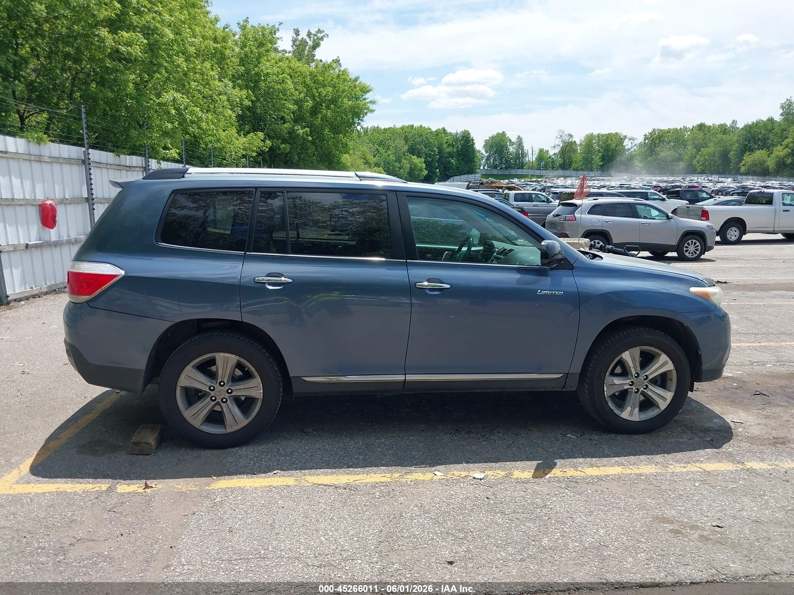 2013 Toyota Highlander Limited V6 Blue vin: 5TDYK3EH3DS097291