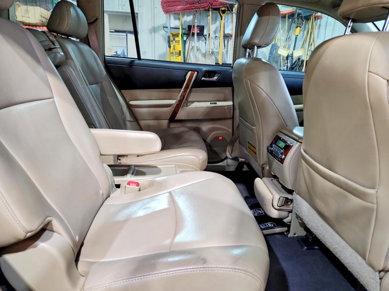 2013 Toyota Highlander Limited White vin: 5TDYK3EH3DS130189