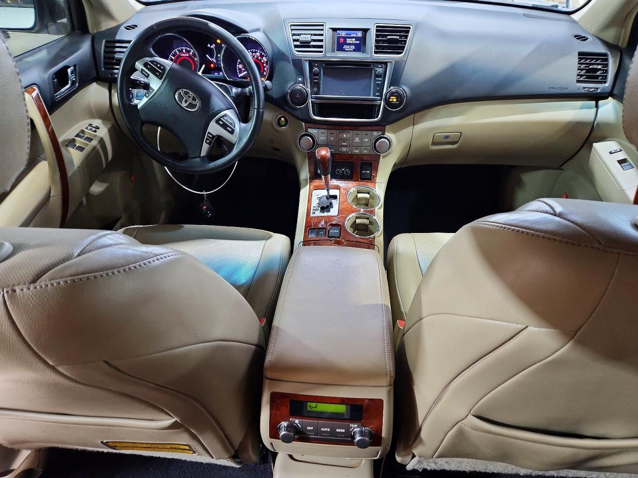 2013 Toyota Highlander Limited White vin: 5TDYK3EH3DS130189