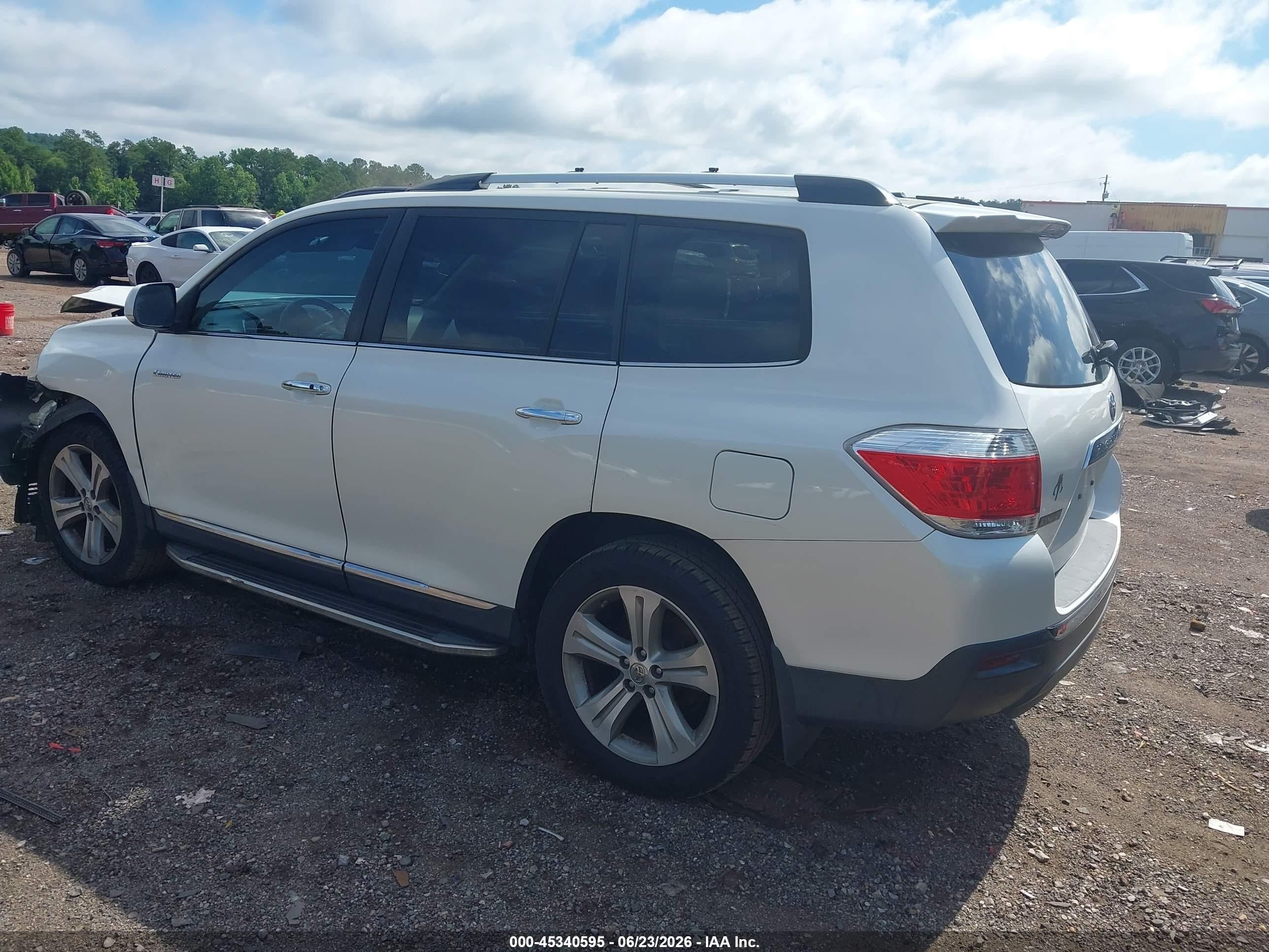 2013 Toyota Highlander Limited V6 White vin: 5TDYK3EH3DS133321