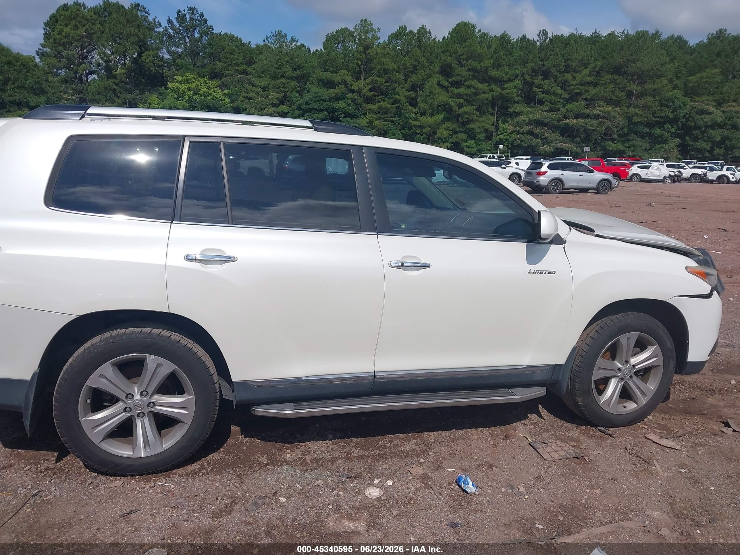 2013 Toyota Highlander Limited V6 White vin: 5TDYK3EH3DS133321
