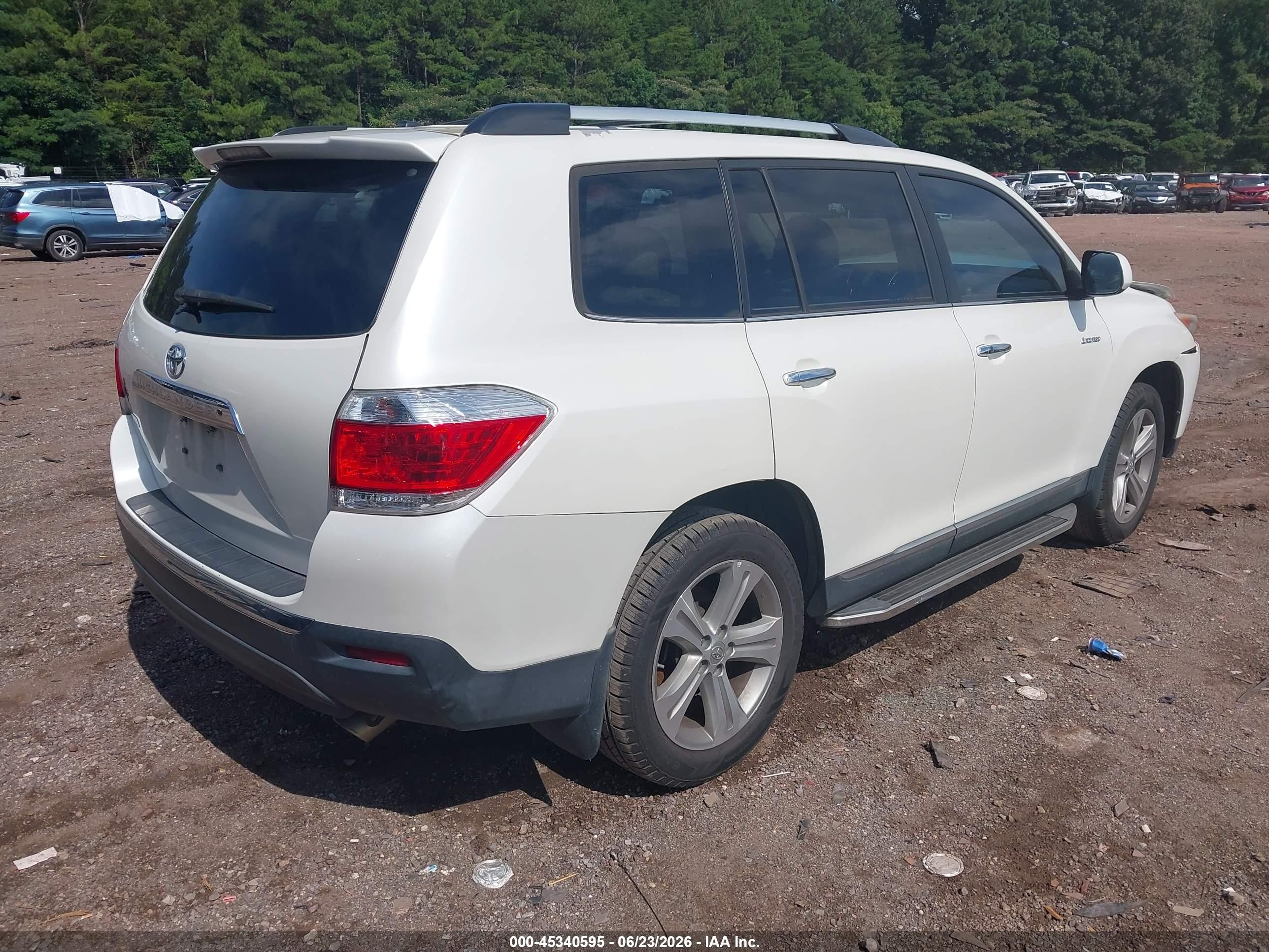2013 Toyota Highlander Limited V6 White vin: 5TDYK3EH3DS133321