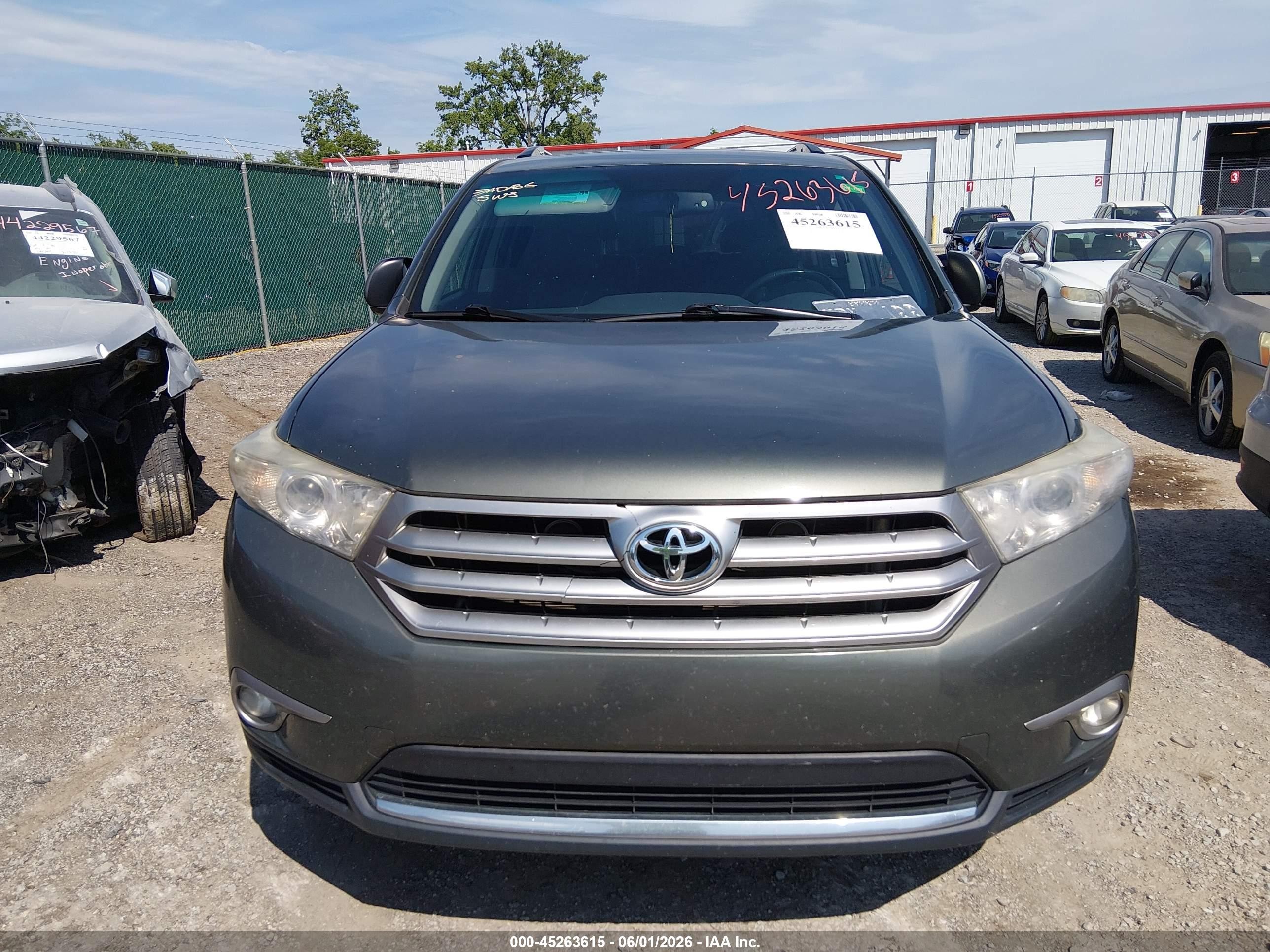 2013 Toyota Highlander Limited V6 Gray vin: 5TDYK3EH3DS136865