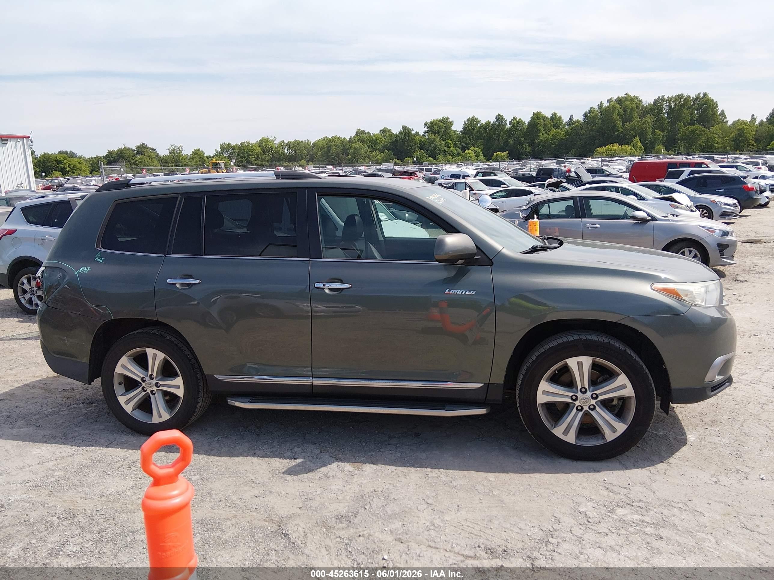 2013 Toyota Highlander Limited V6 Gray vin: 5TDYK3EH3DS136865