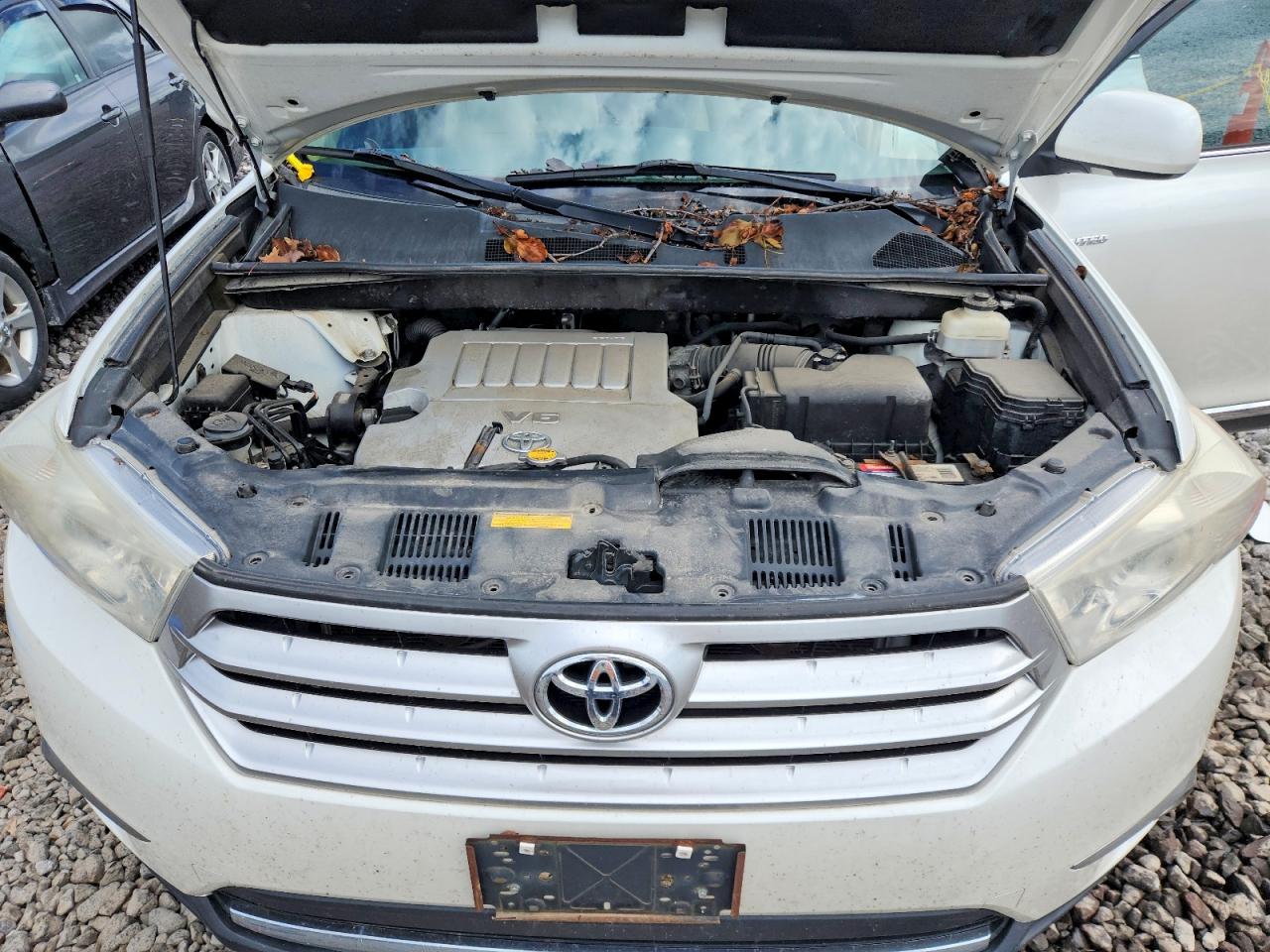 2011 Toyota Highlander Limited White vin: 5TDYK3EH4BS045424