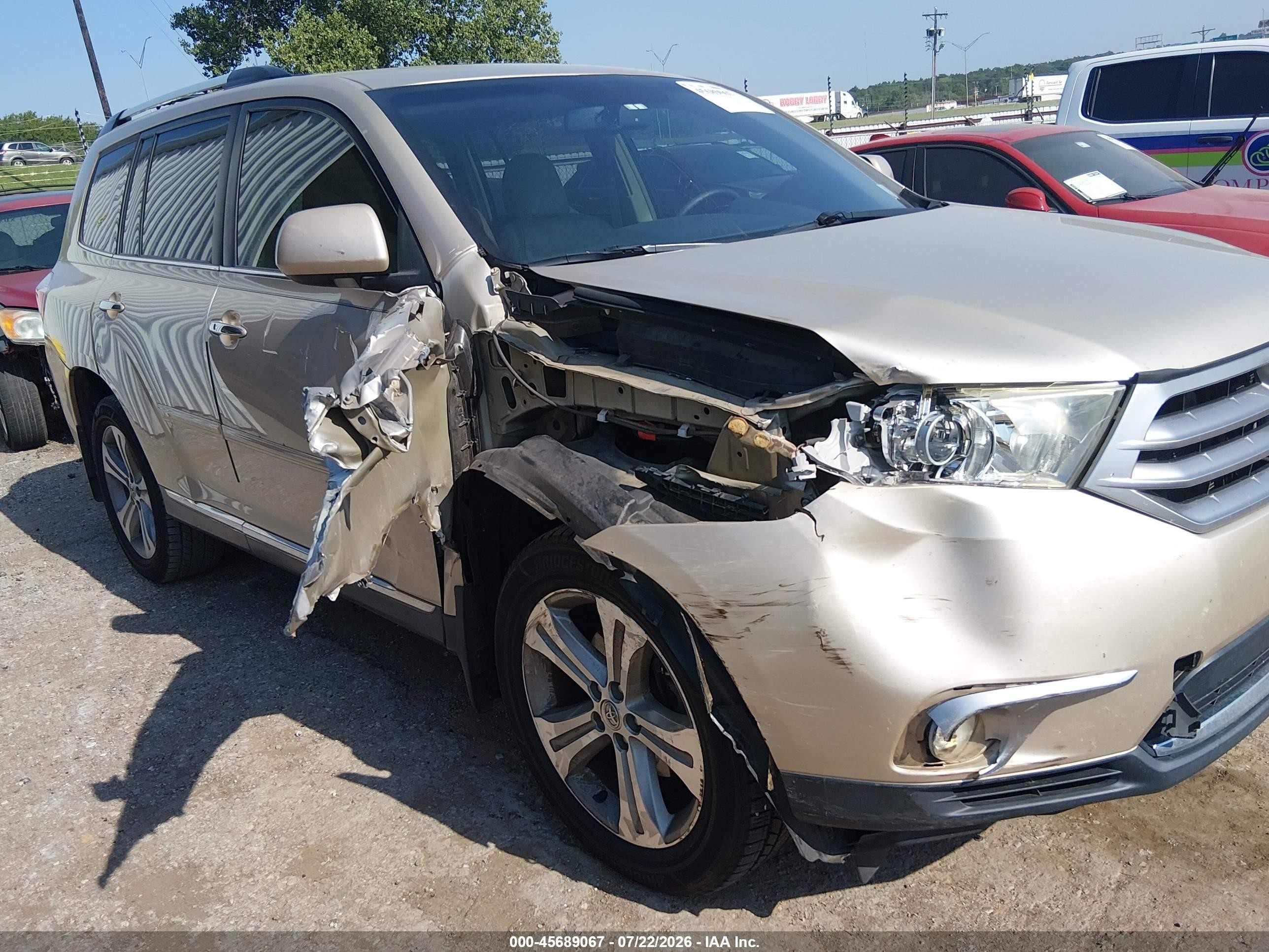 2013 Toyota Highlander Limited V6 Beige vin: 5TDYK3EH4DS102076