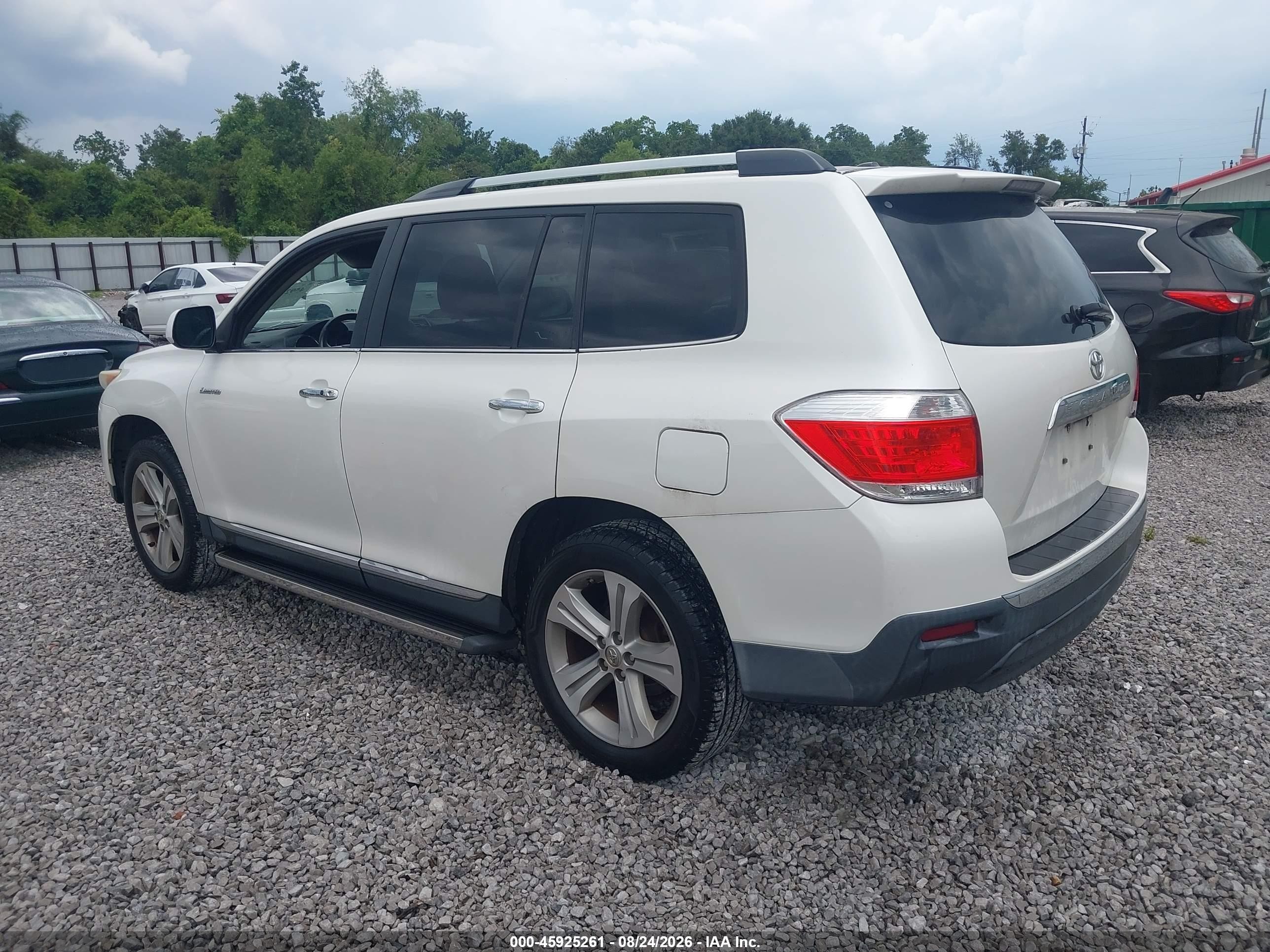 2013 Toyota Highlander Limited V6 White vin: 5TDYK3EH4DS110565