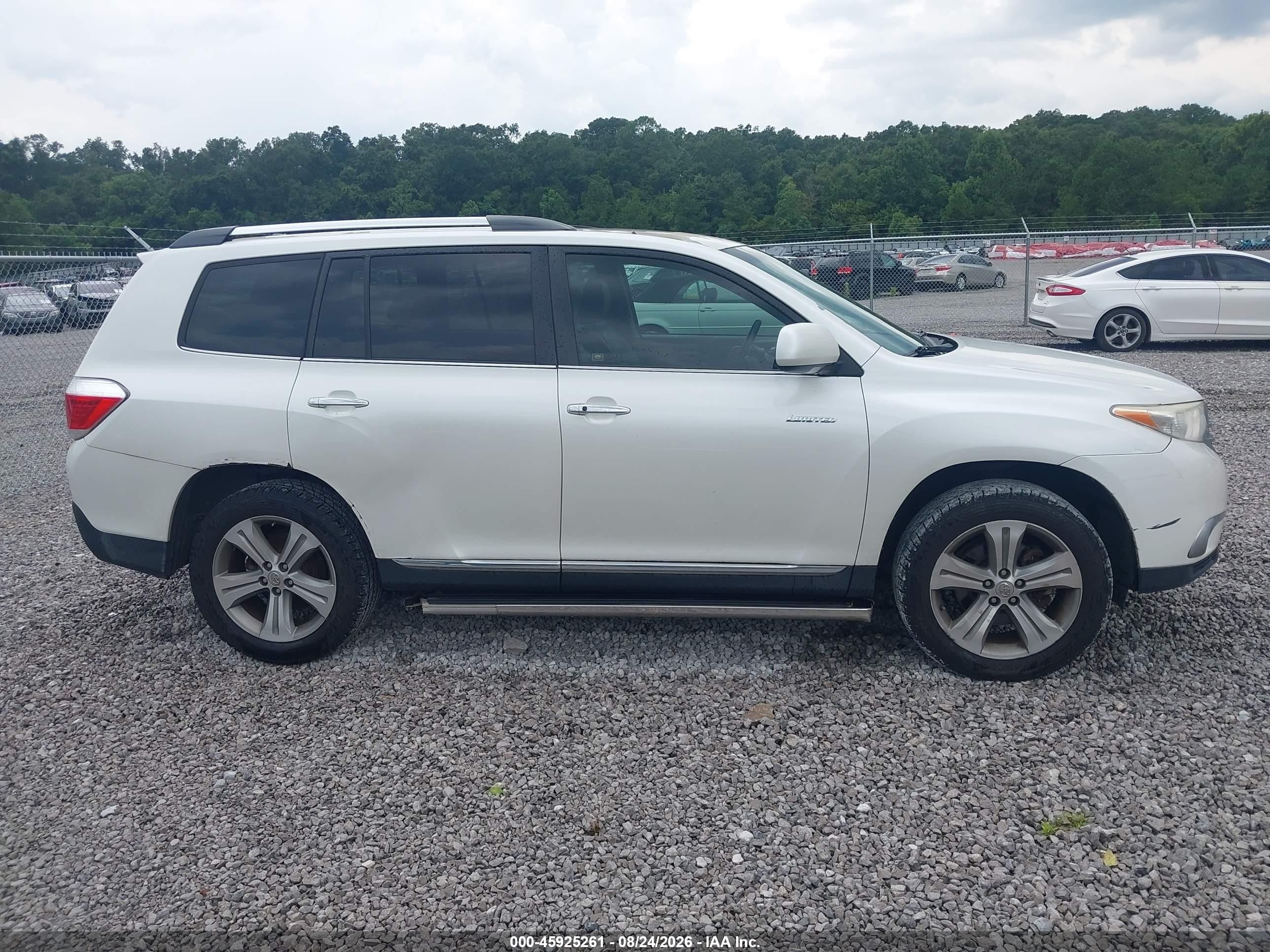 2013 Toyota Highlander Limited V6 White vin: 5TDYK3EH4DS110565