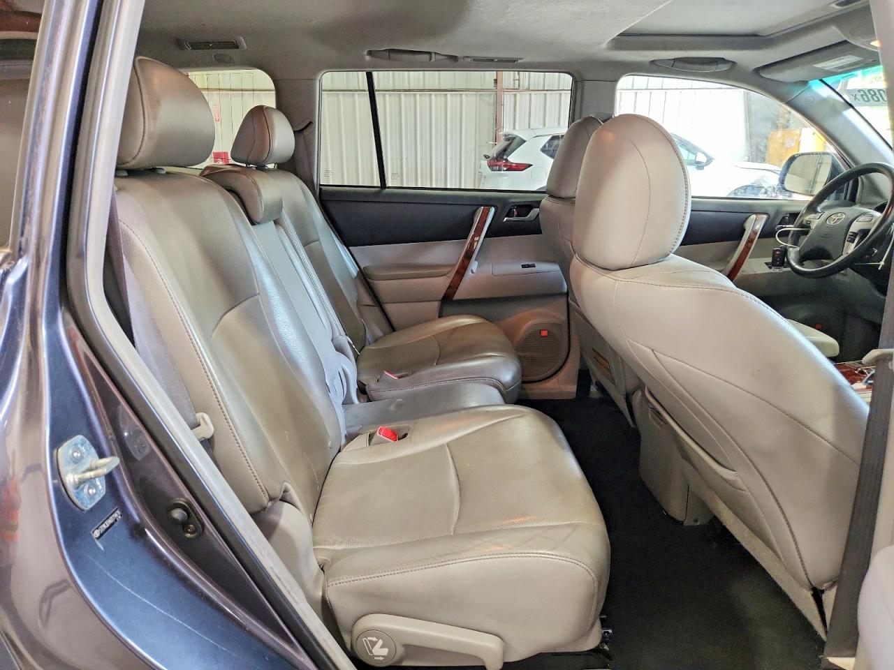 2013 Toyota Highlander Limited Серый vin: 5TDYK3EH4DS114616