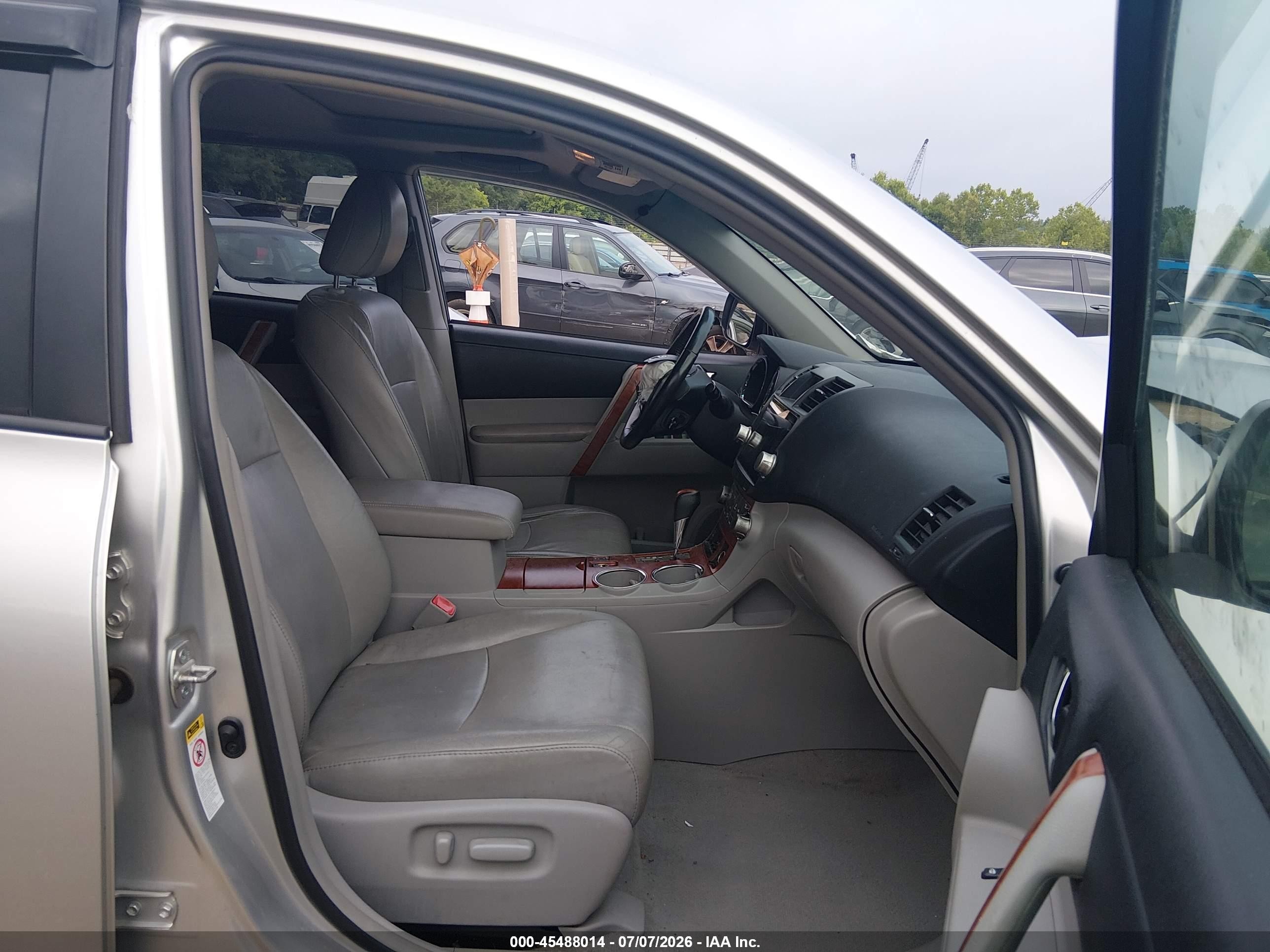 2010 Toyota Highlander Limited V6 Silver vin: 5TDYK3EH5AS010826