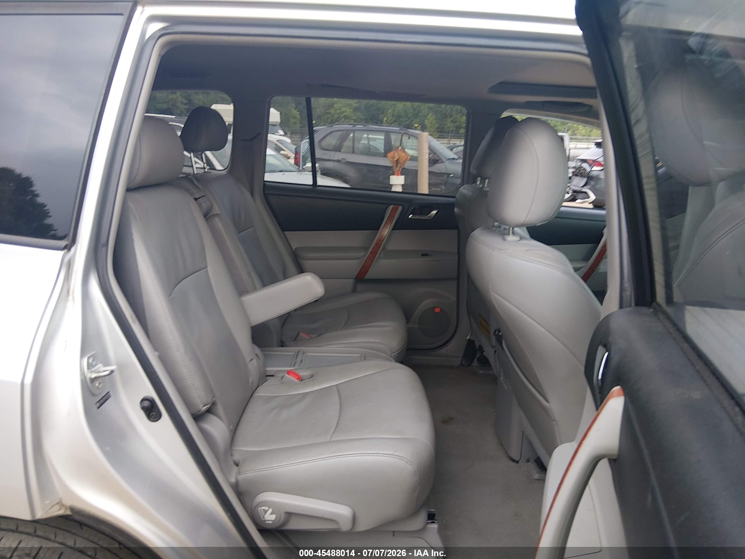 2010 Toyota Highlander Limited V6 Silver vin: 5TDYK3EH5AS010826