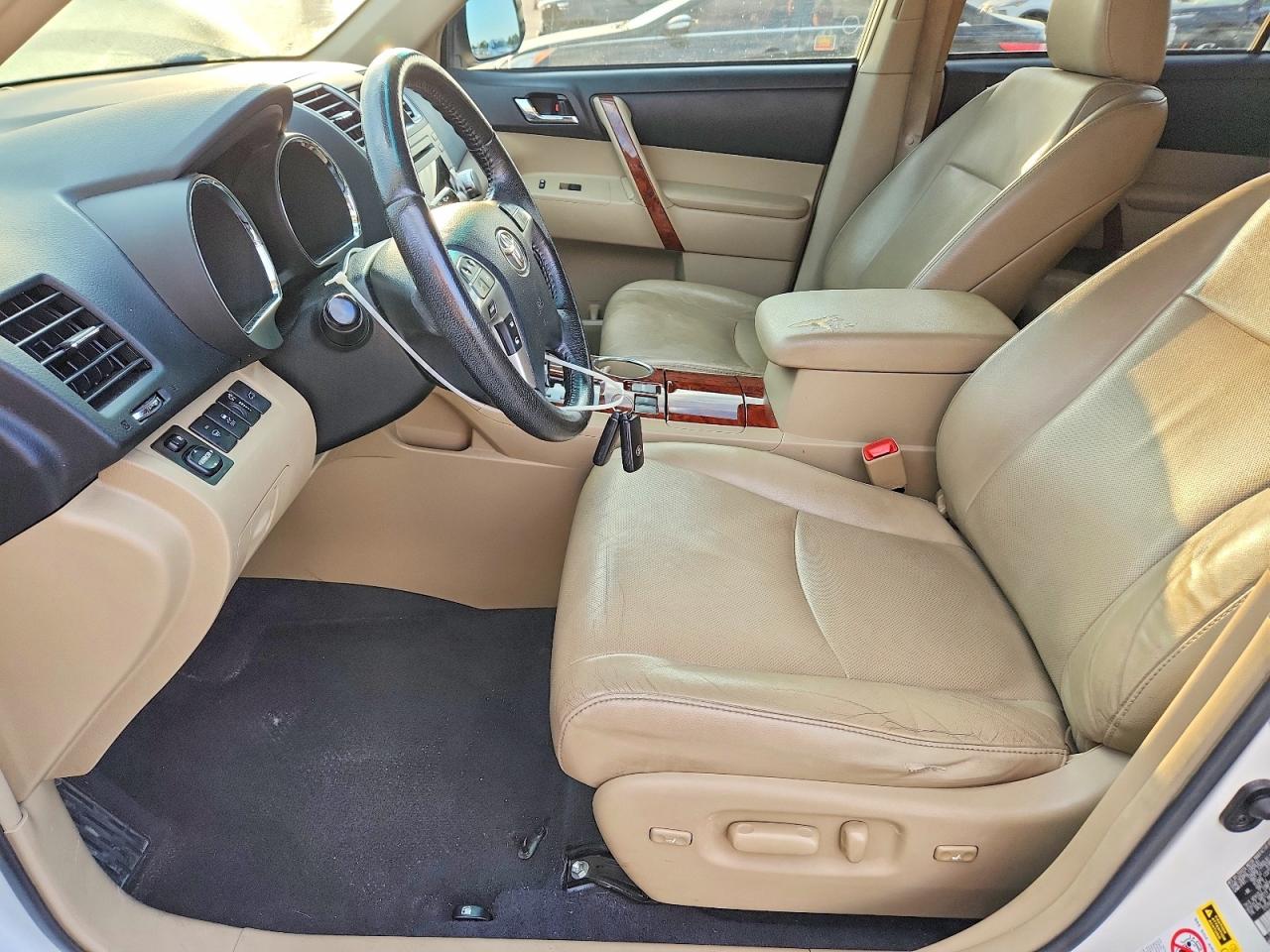 2012 Toyota Highlander Limited Белый vin: 5TDYK3EH5CS062864