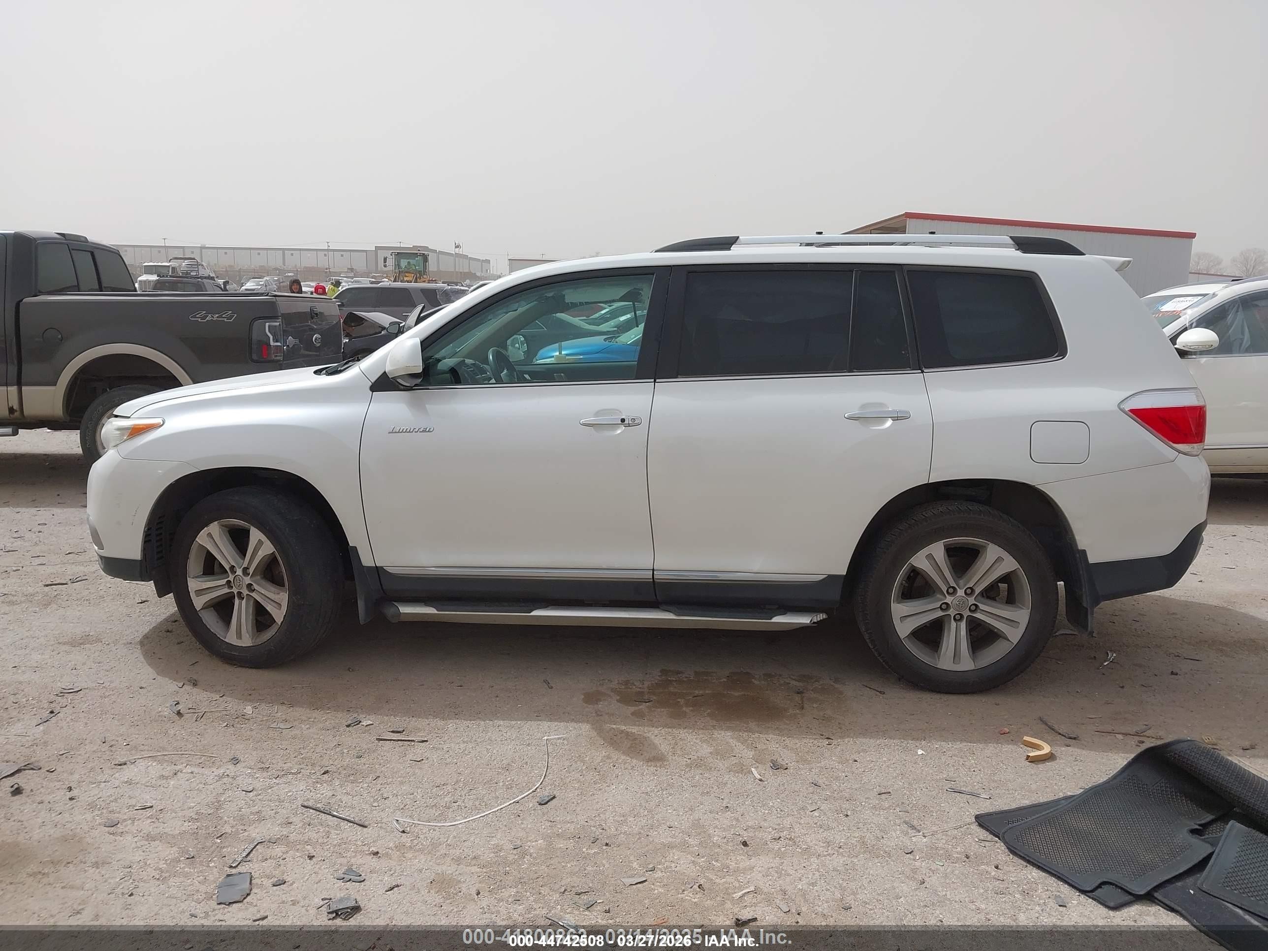 2012 Toyota Highlander Limited V6 White vin: 5TDYK3EH5CS078367