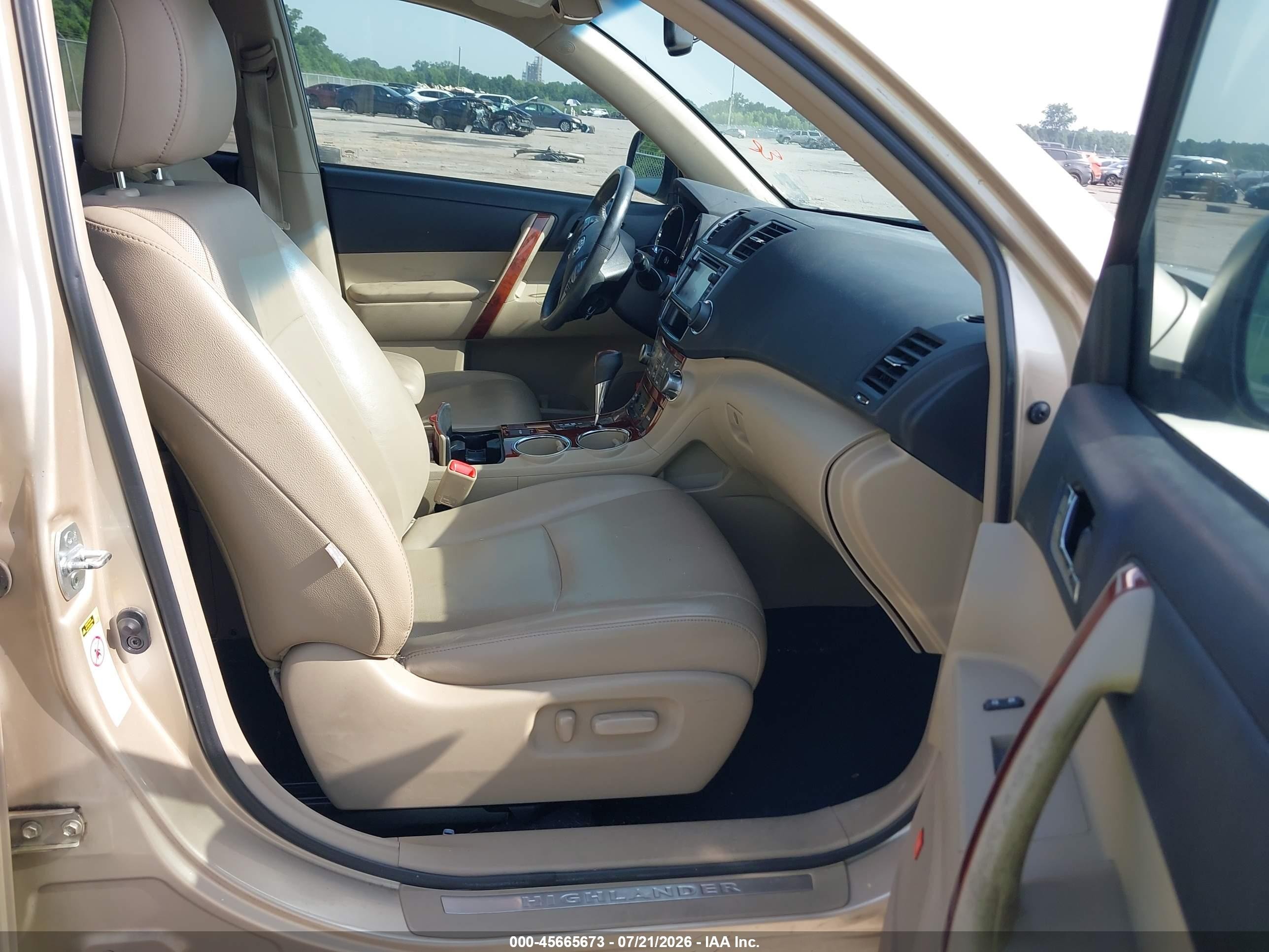 2013 Toyota Highlander Limited V6 Золотой vin: 5TDYK3EH5DS099981