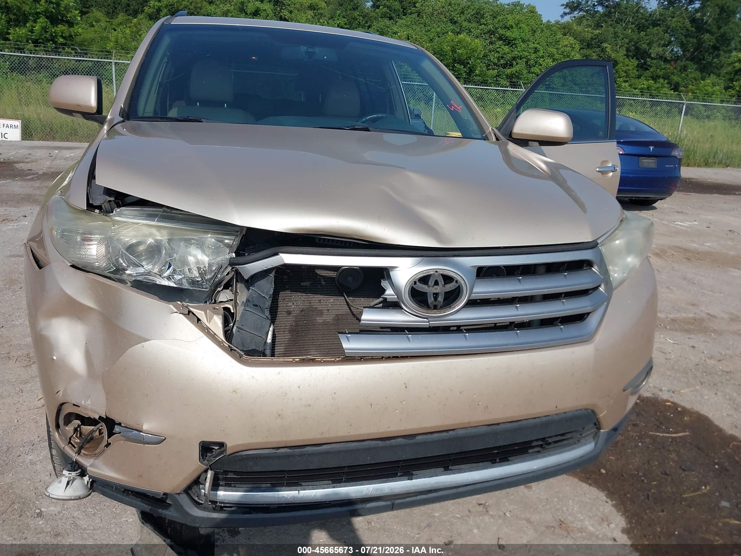 2013 Toyota Highlander Limited V6 Золотой vin: 5TDYK3EH5DS099981