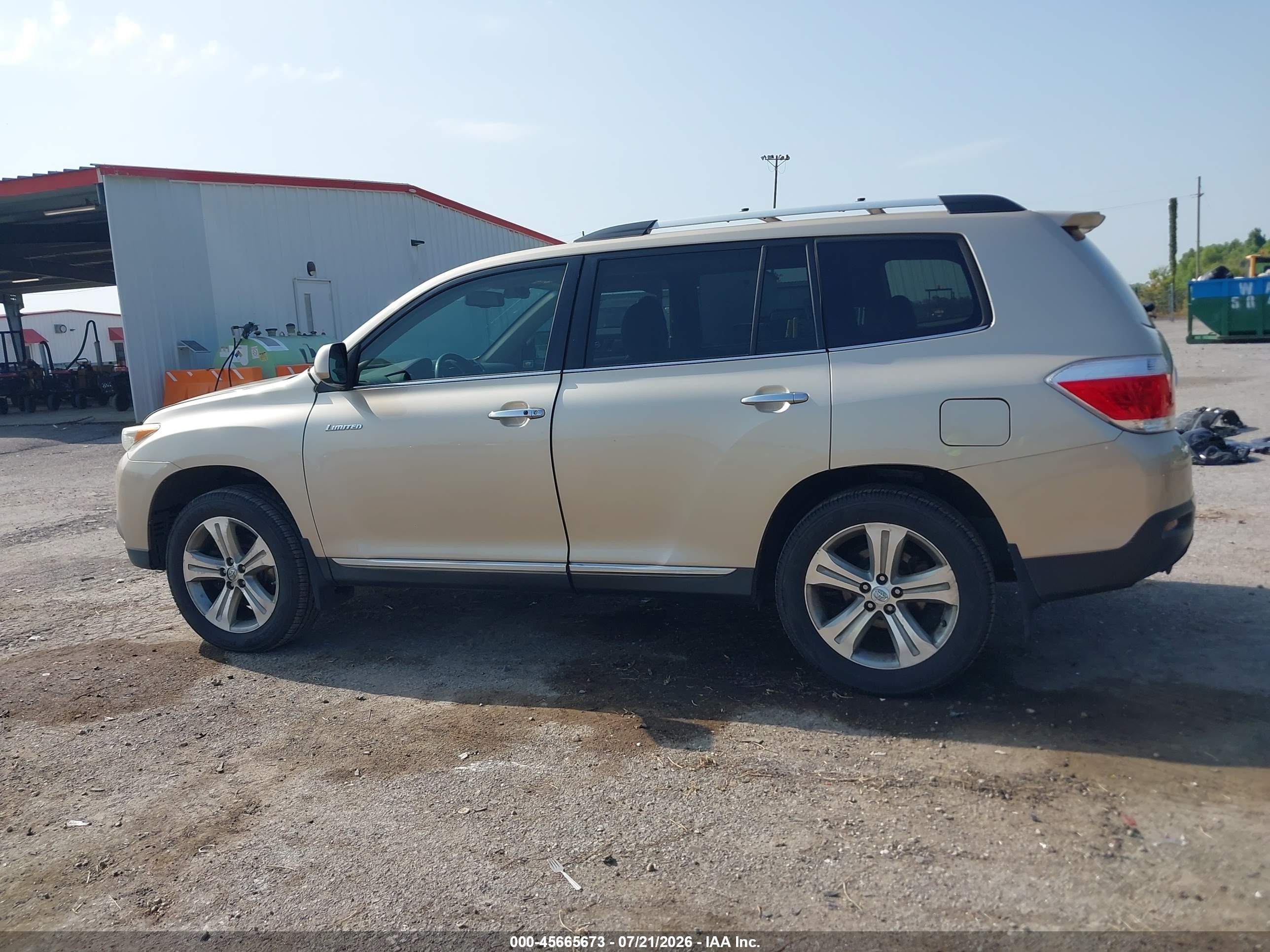 2013 Toyota Highlander Limited V6 Золотой vin: 5TDYK3EH5DS099981