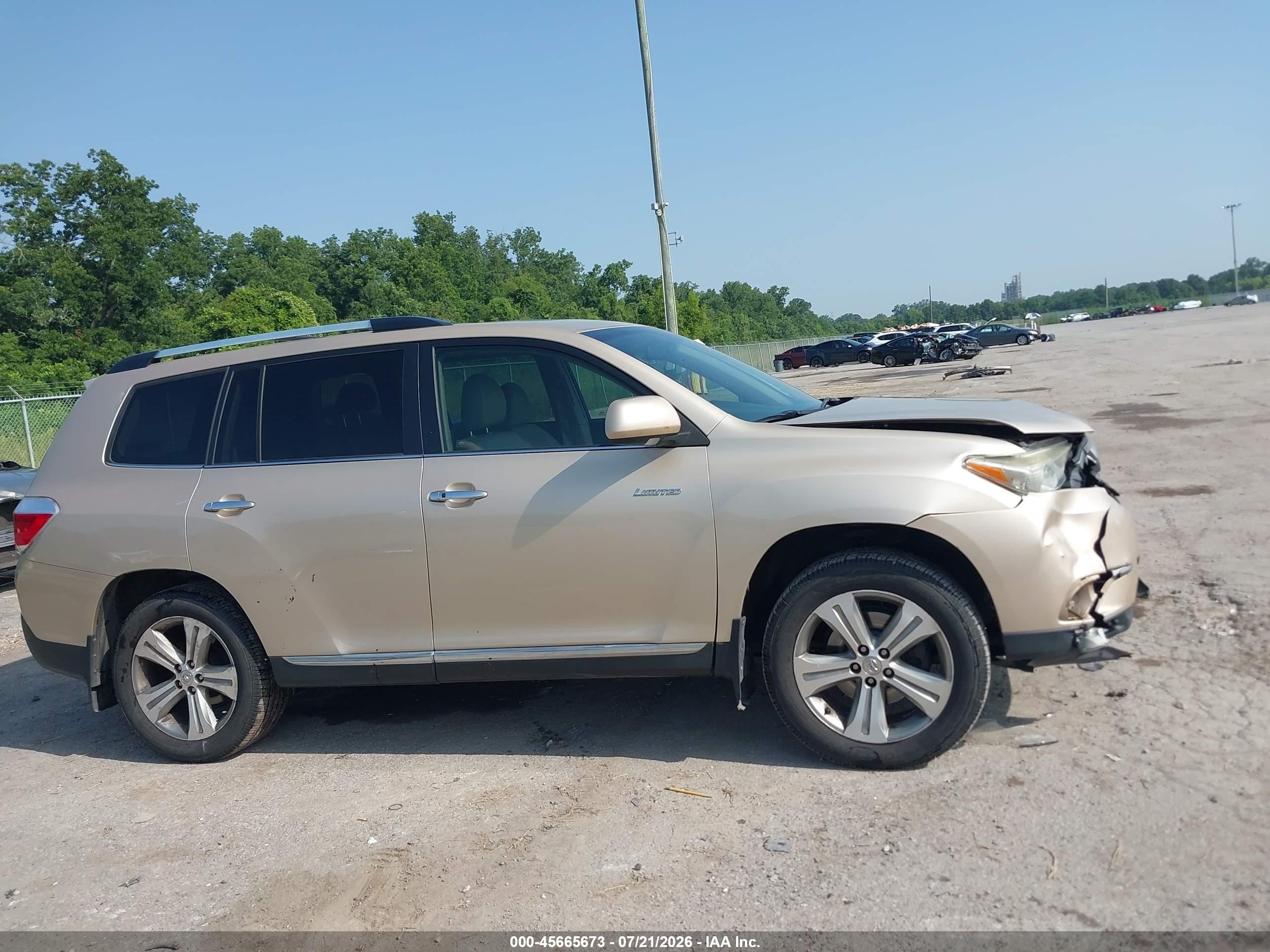 2013 Toyota Highlander Limited V6 Золотой vin: 5TDYK3EH5DS099981