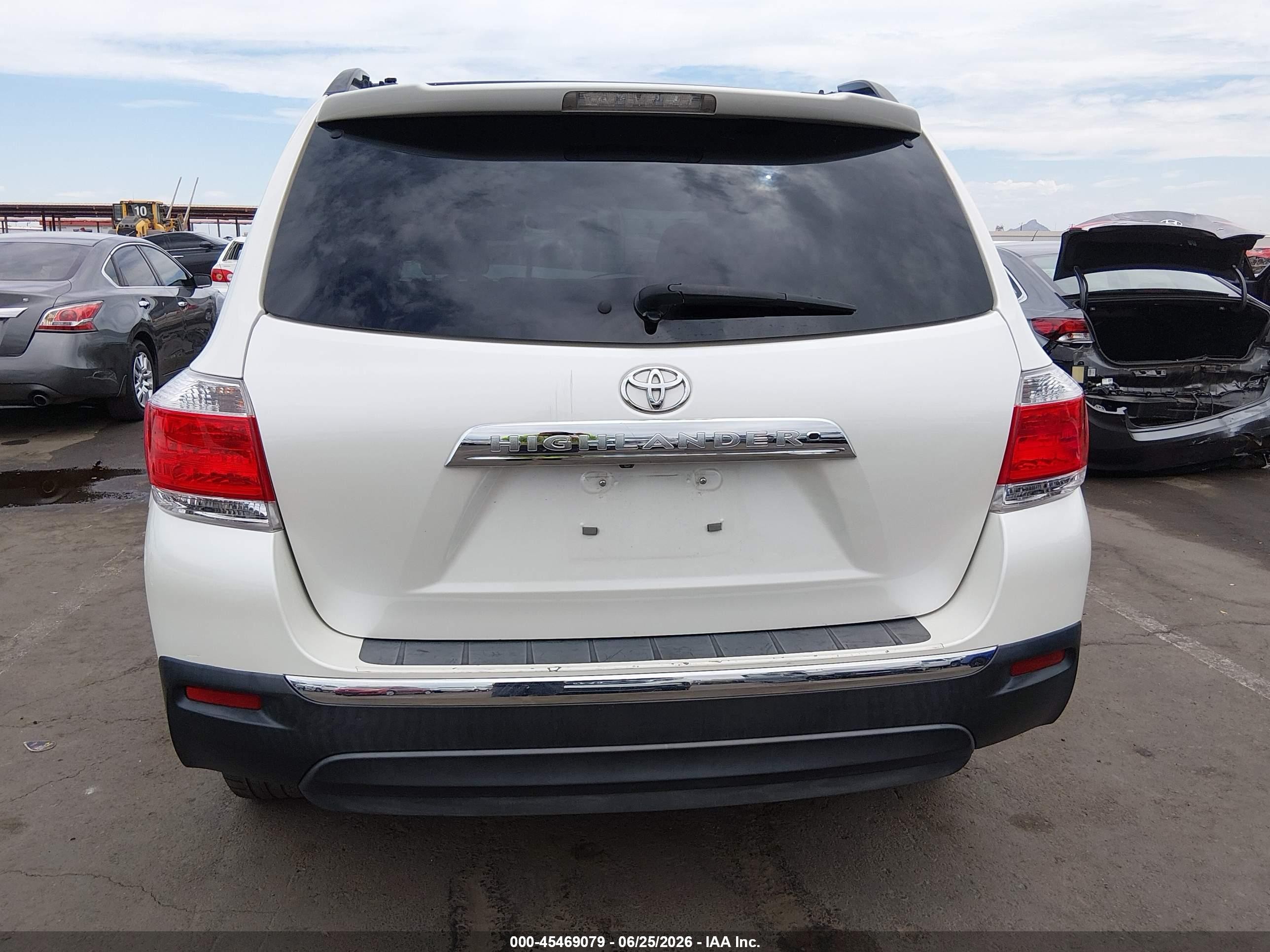 2013 Toyota Highlander Limited V6 White vin: 5TDYK3EH5DS136950
